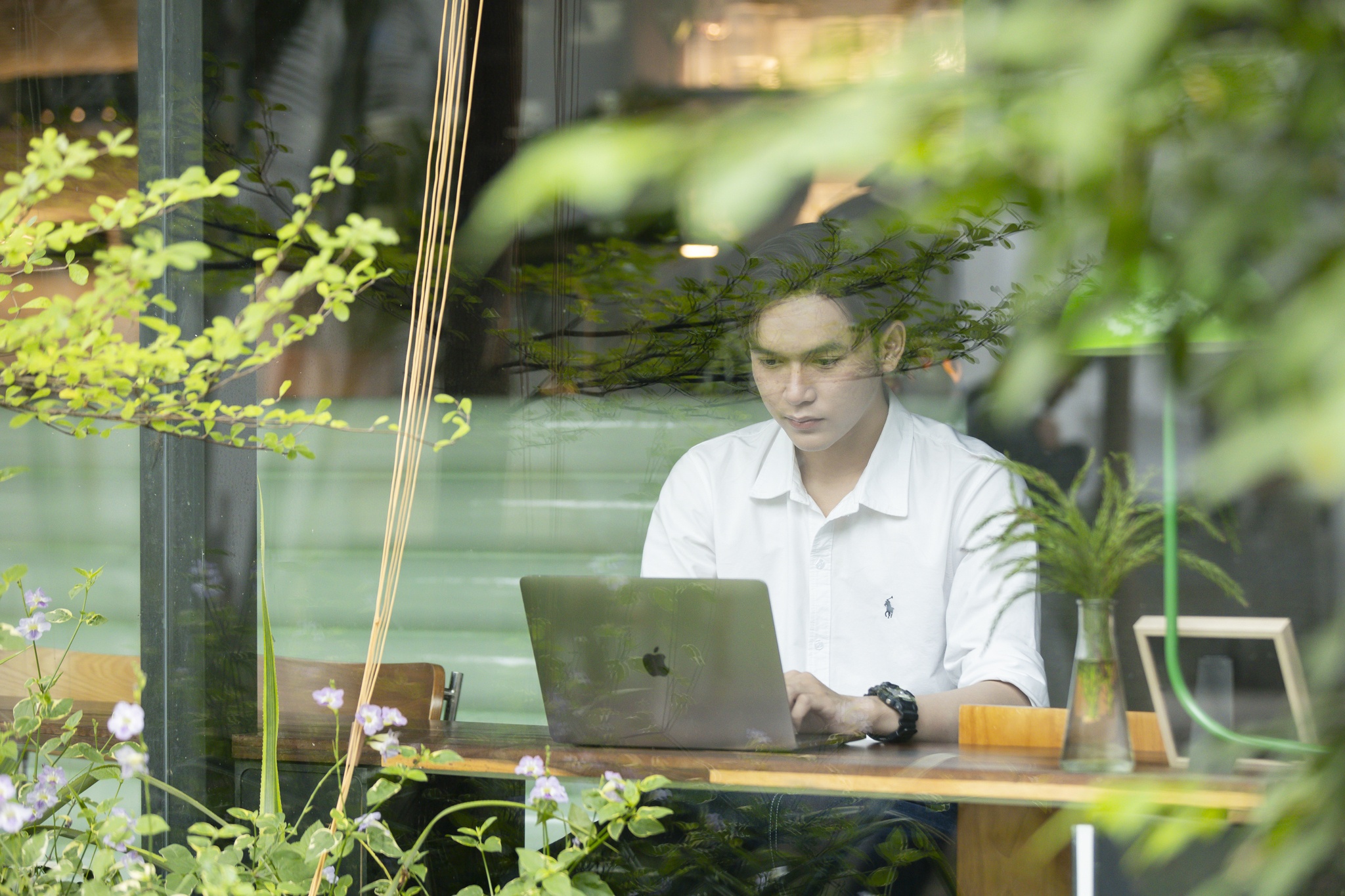 thi truong lao dong, tac dong cua AI, AI thay the viec lam, ky nang trong thoi AI, AI va tuyen dung, ung dung AI cong viec, AI co thay the nguoi, ky nang mem AI, nganh nghe chua bi AI, nhan su U40 AI, thich nghi voi AI, AI va viec lam, AI trong marketing, AI trong ke toan, AI trong doanh nghiep, xu huong nghe nghiep AI, AI trong dich vu, AI va nhan su anh 4