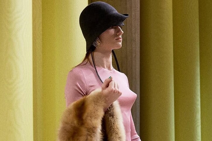 Ao nguc hinh vien dan gay chu y hinh anh