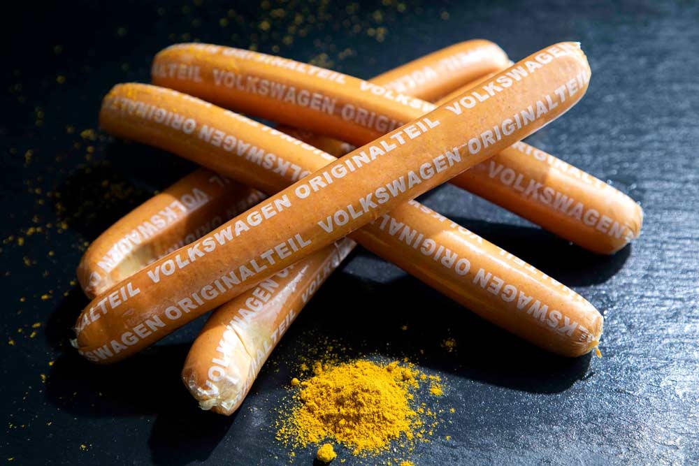 Volkswagen ban xuc xich 'chay' hon oto hinh anh