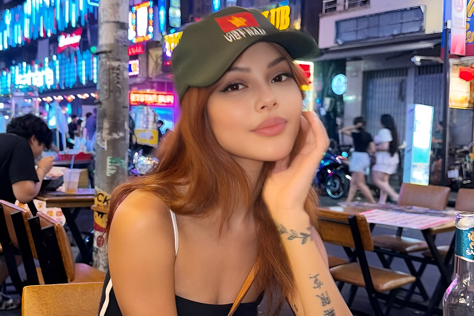 'Hot girl moi teu' Lily Maymac den TP.HCM hinh anh