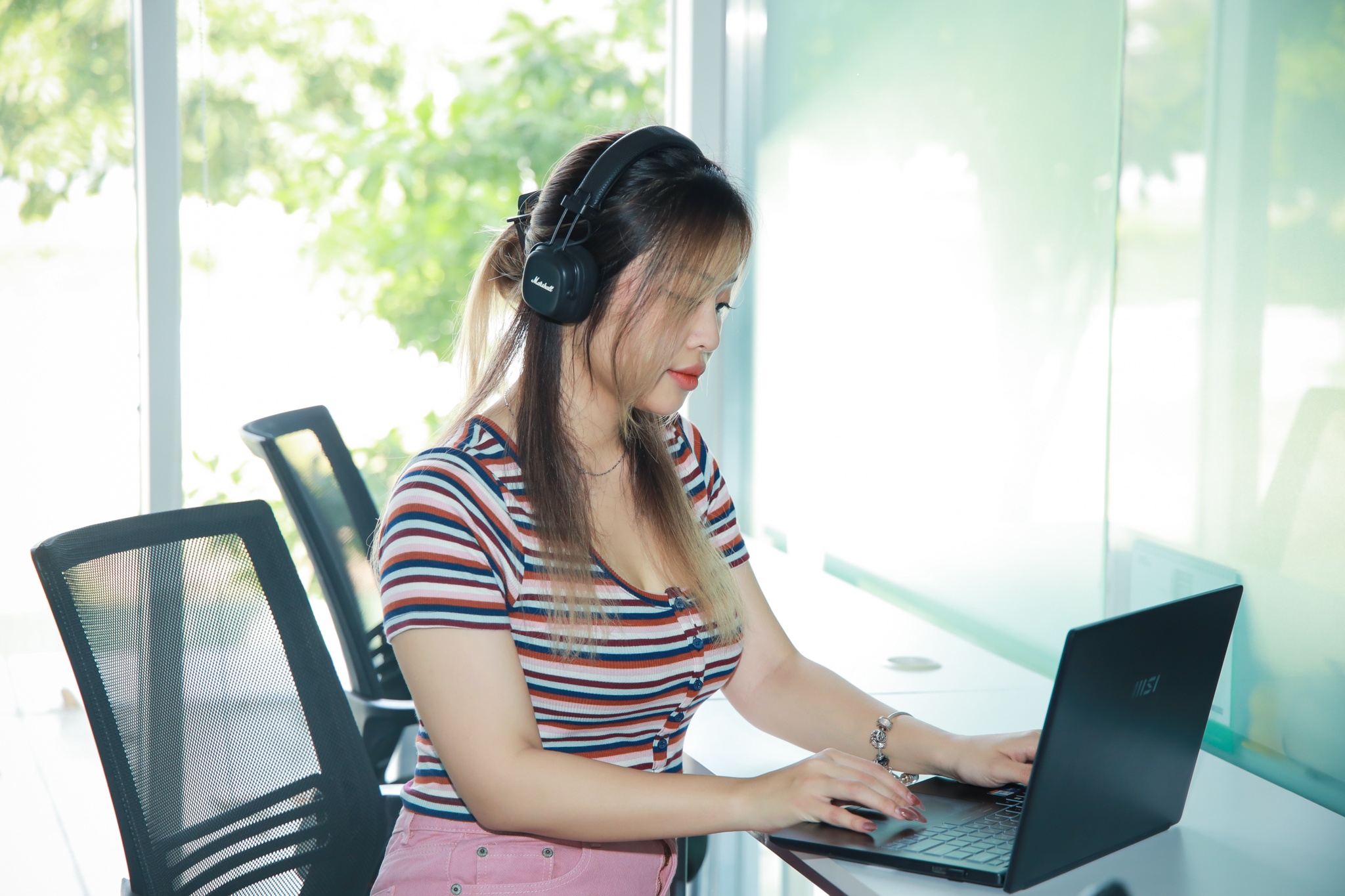 AI trong doanh nghiệp,  ứng dụng AI,  đào tạo AI, AI hỗ trợ công việc, bảo mật dữ liệu AI,  AI cho nhân sự,  kỹ năng AI,  AI tại Việt Nam, không thay thế con người, doanh nghiệp ứng dụng AI, hiệu suất làm việc, công cụ AI phổ biến,  ChatGPT trong công việc, AI và chuyển đổi số,  xu hướng AI 2025 ảnh 3 AI trong doanh nghiep,  ung dung AI,  dao tao AI, AI ho tro cong viec, bao mat du lieu AI,  AI cho nhan su,  ky nang AI,  AI tai Viet Nam, khong thay the con nguoi, doanh nghiep ung dung AI, hieu suat lam viec, cong cu AI pho bien,  ChatGPT trong cong viec, AI va chuyen doi so,  xu huong AI 2025 anh 3