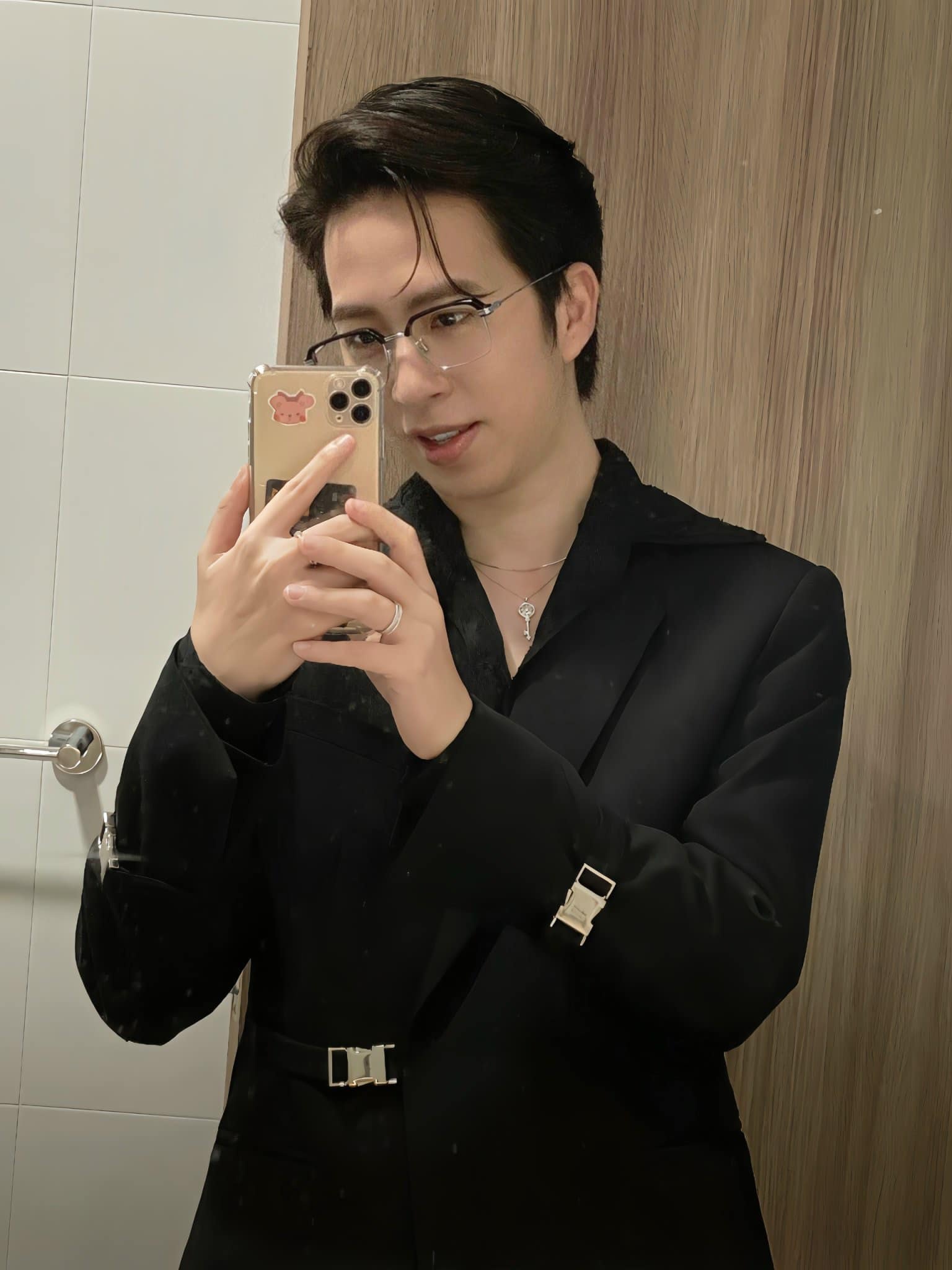 ViruSs, Ngọc Kem, Ngân Sát Thủ, Pháo, Emma Nhất Khanh, Sự Nghiệp Chướng ảnh 6 ViruSs, Ngoc Kem, Ngan Sat Thu, Phao, Emma Nhat Khanh, Su Nghiep Chuong anh 6