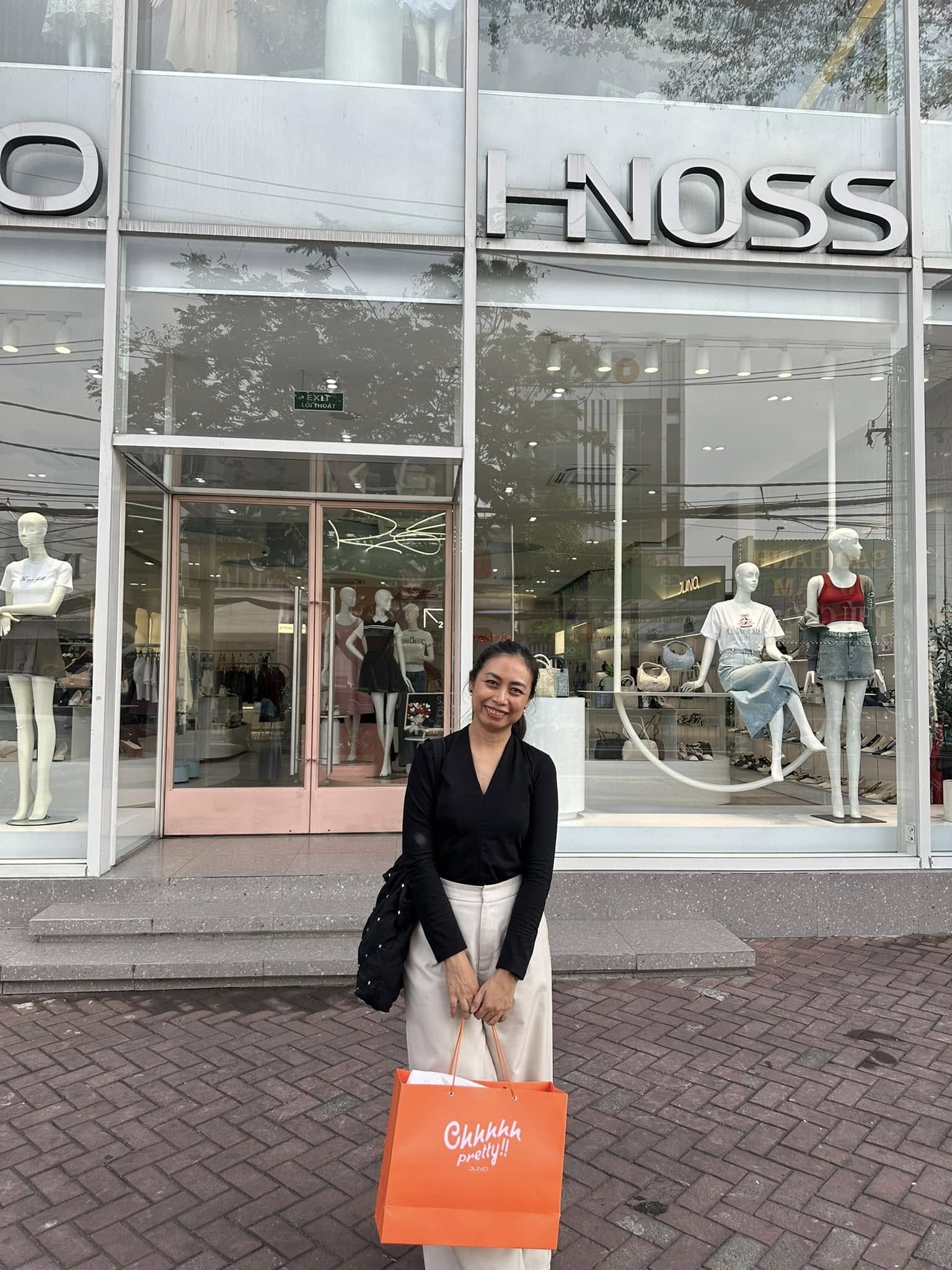 Hnoss dong cua,  Co Hue Anh,  MOT dong cua,  local brand dong cua,  local brand Viet Nam,  thoi trang Viet,  doanh nghiep dong cua anh 2