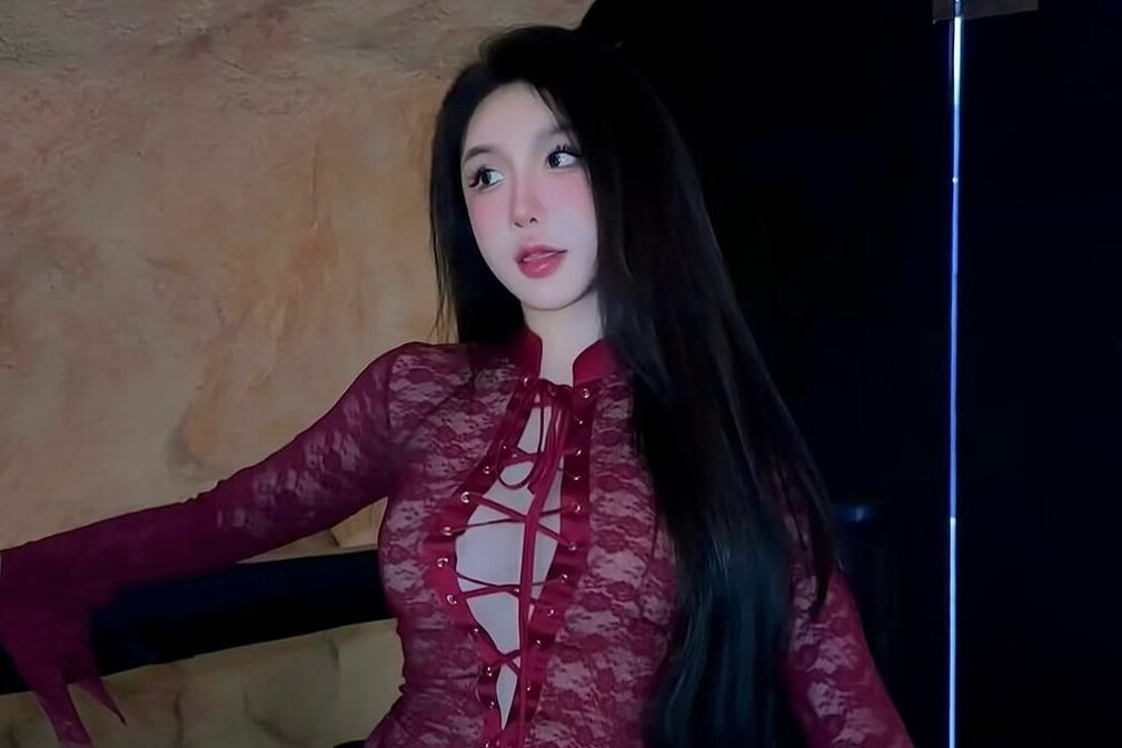 4 co gai trong on ao tinh ai voi ViruSs hinh anh