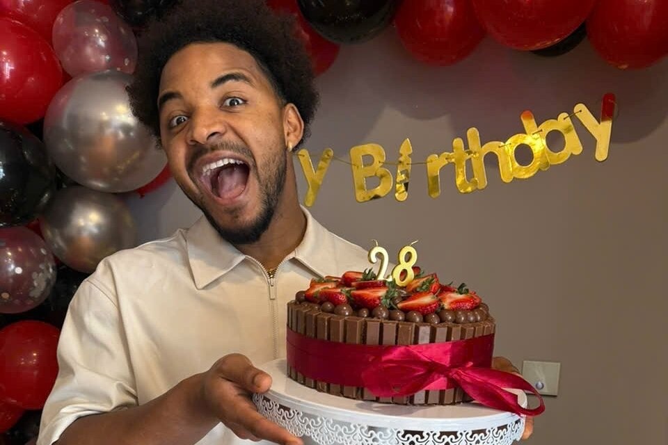 Chi tiet gay chu y trong sinh nhat Xuan Son hinh anh