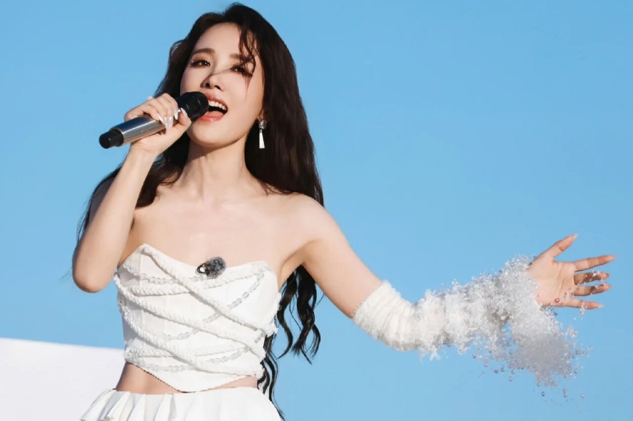 'Chi dep dap gio' Trung Quoc mac do cua NTK Gen Z Viet hinh anh