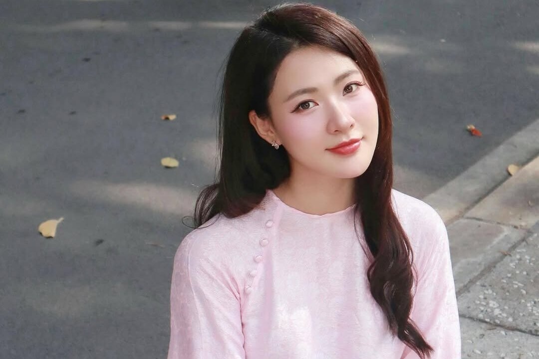 Cuoc dua ao dai truoc them 30/4 hinh anh