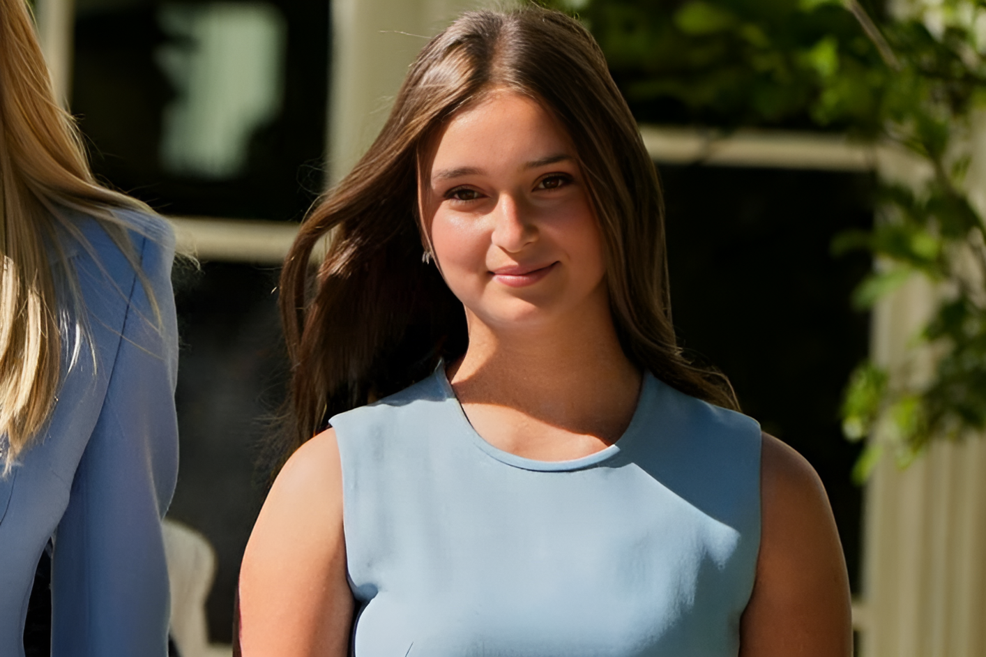 'Thien than Nha Trang' dien do doi voi Ivanka Trump hinh anh