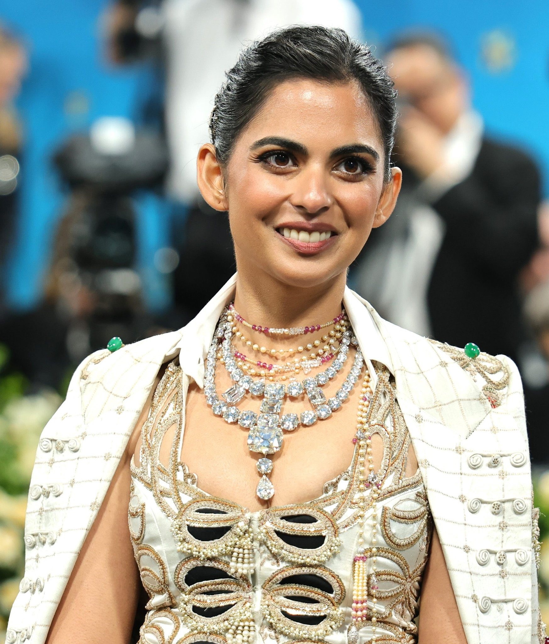 Isha Ambani Met Gala 2025 gây ấn tượng với kim cương xa xỉ