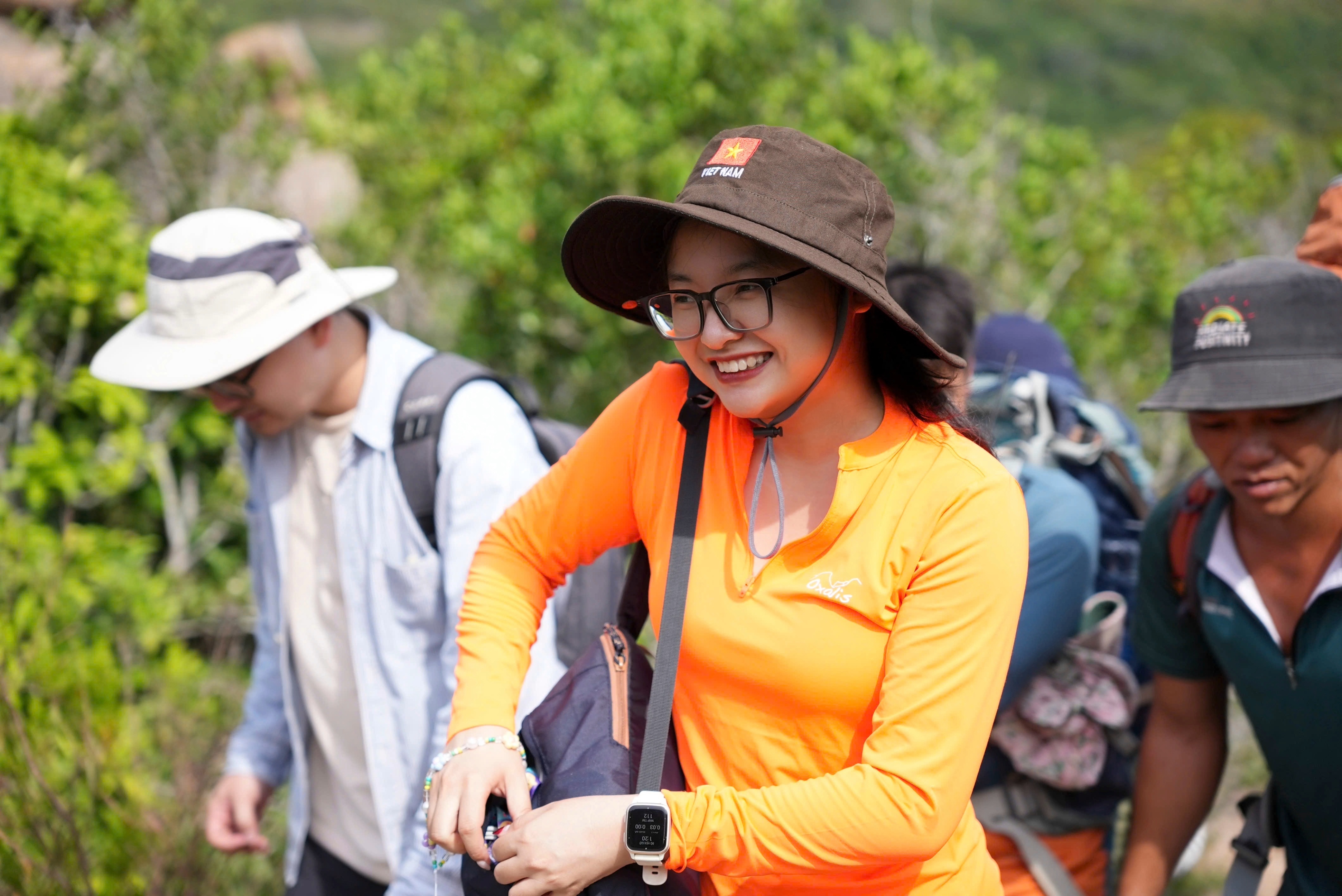Tinh trang 'cam nang' dong nghiep sau team building hinh anh