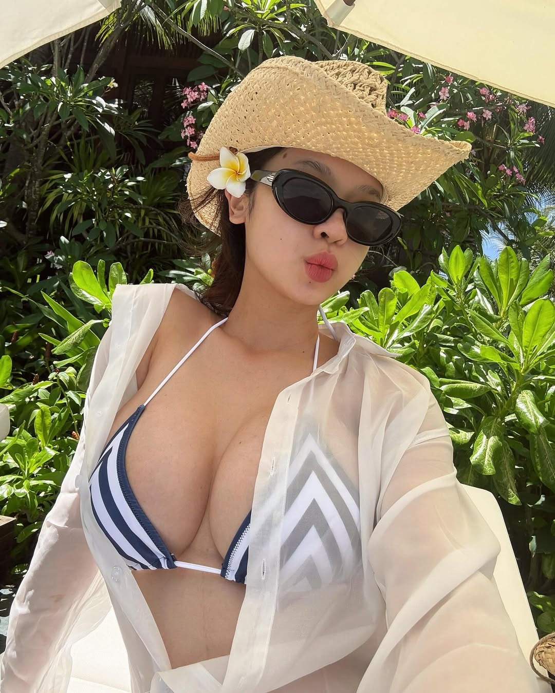 Han Hang,  Han Hang bikini,  Louis Pham,  Louis Pham bikini,  Tam Tit,  Tam Tit bikini anh 3
