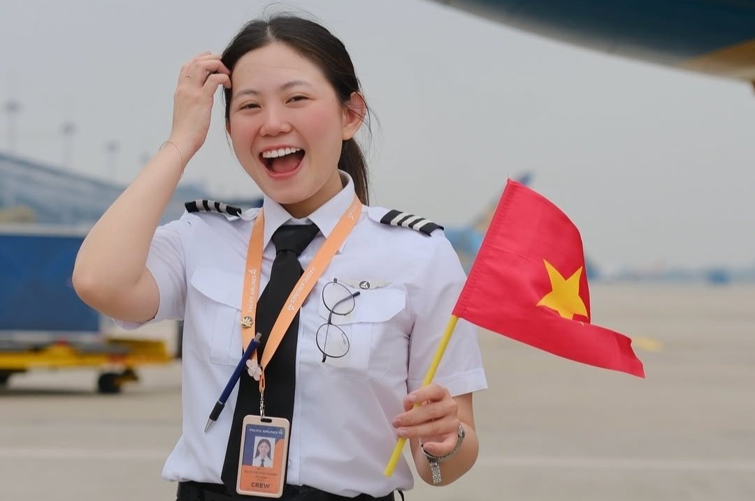 3 co truong, co pho U35 gay chu y tren mang xa hoi hinh anh