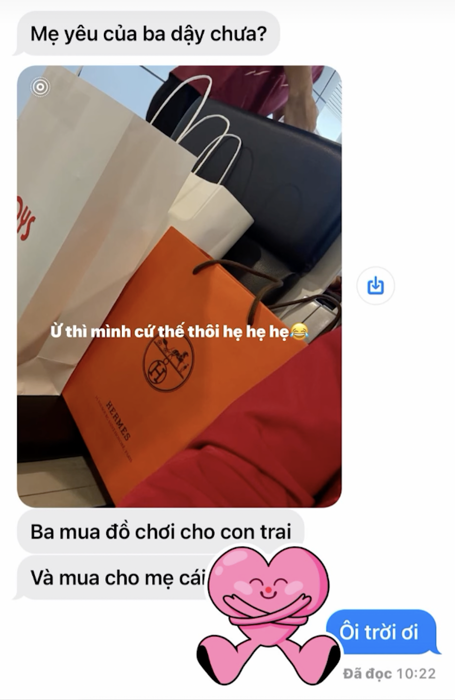 Chu Thanh Huyền khoe hàng hiệu giữa lúc Quang Hải gây tranh cãi