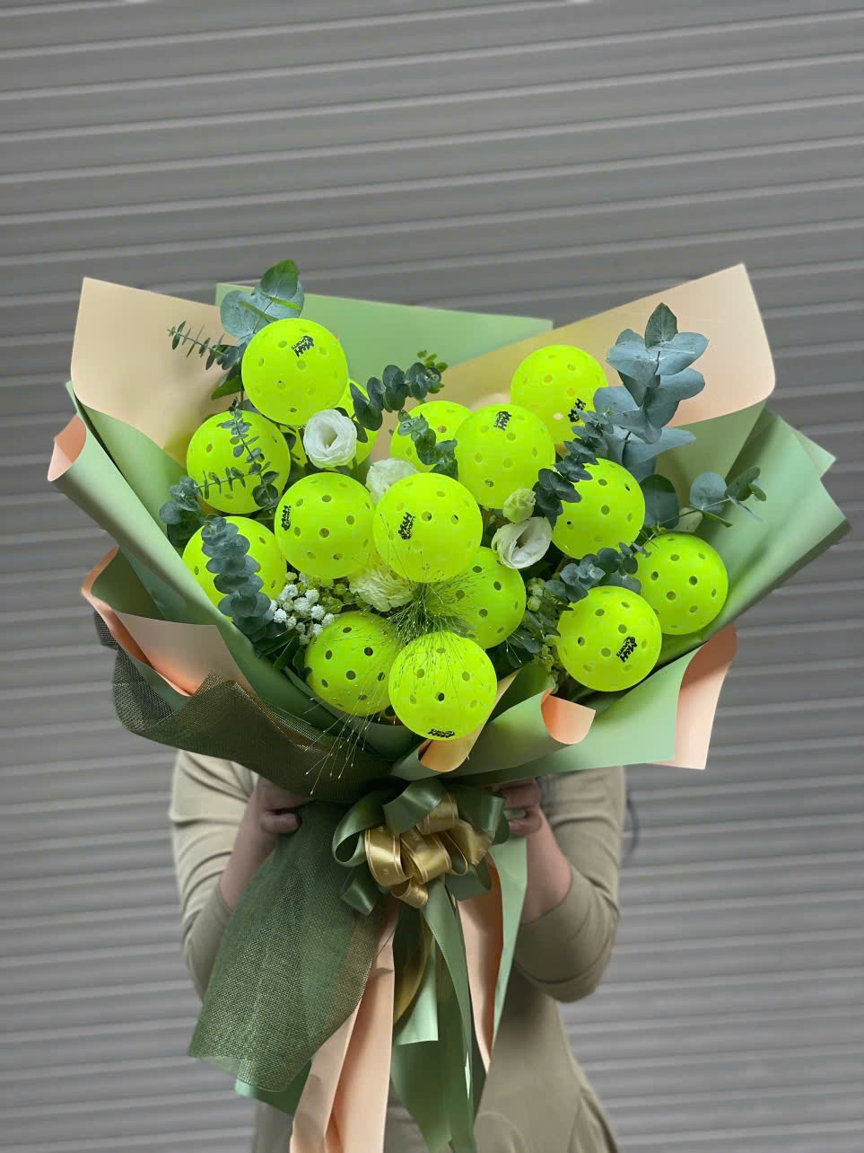 Hoa pickleball 20/10,  qua 20/10,  qua tang 20/10,  hoa 20/10, qua tang doc dao 20/10,  thi truong qua 20/10 anh 3