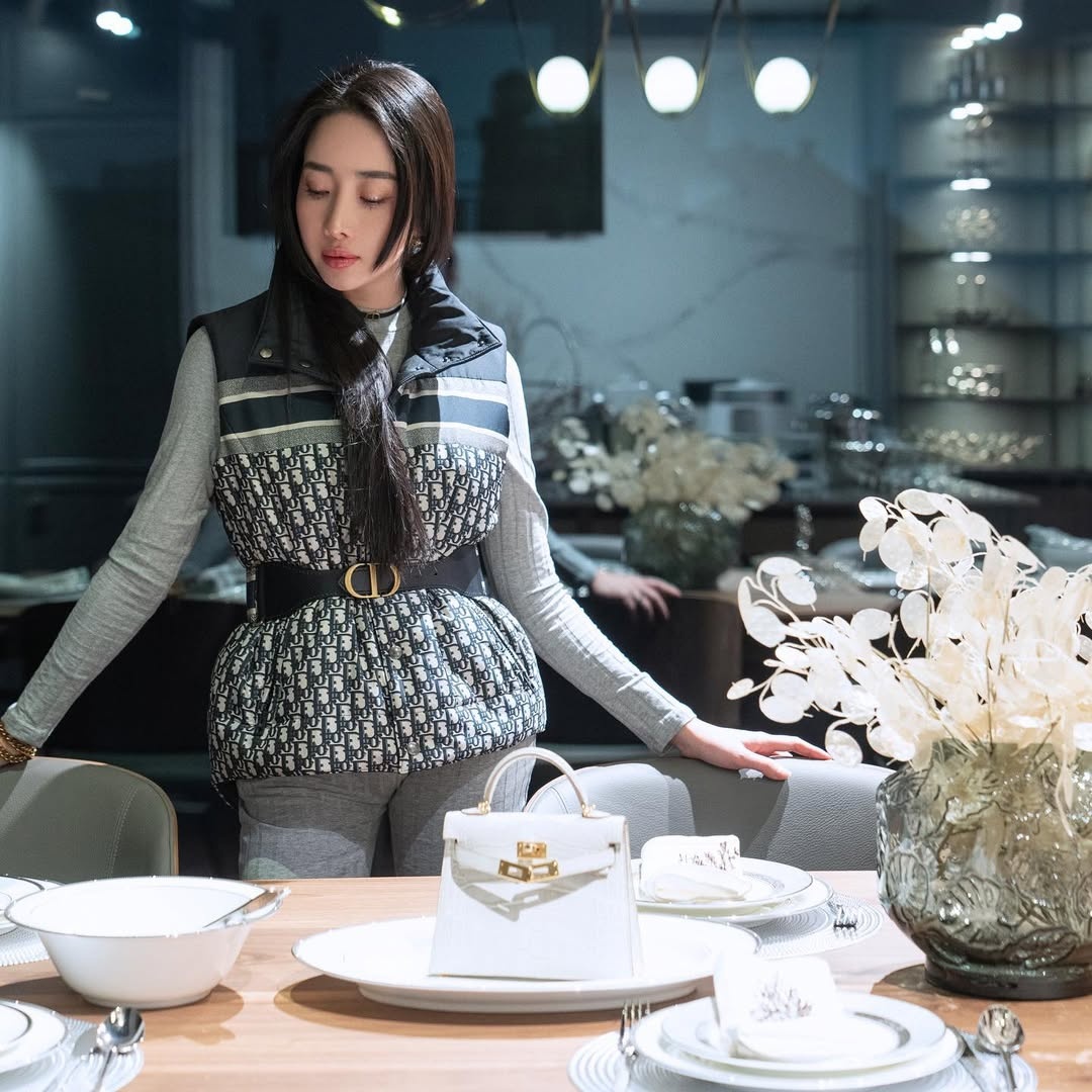 Thú chơi túi Hermès của TikToker Cún Bông trước khi bị khởi tố