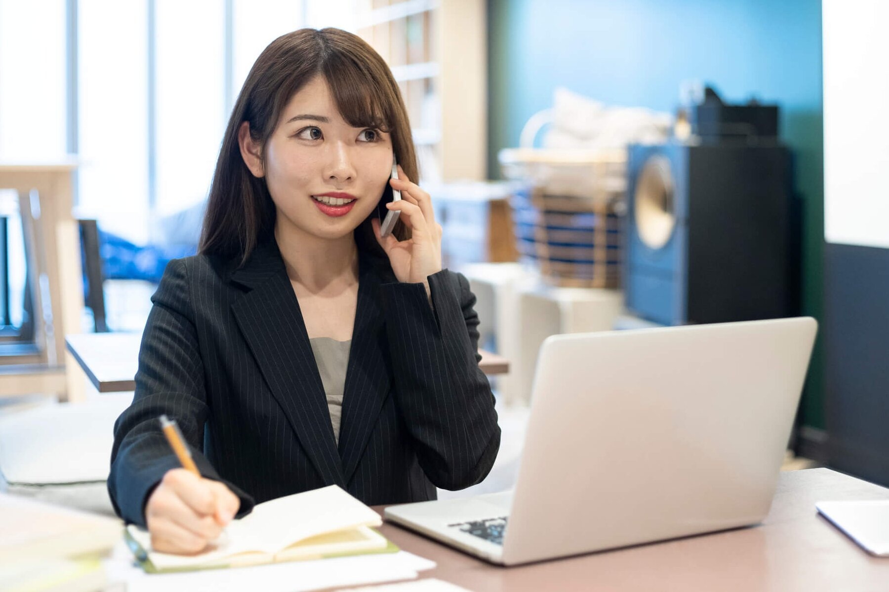 Cong ty Nhat Ban bat nhan vien chup anh khoa than hinh anh