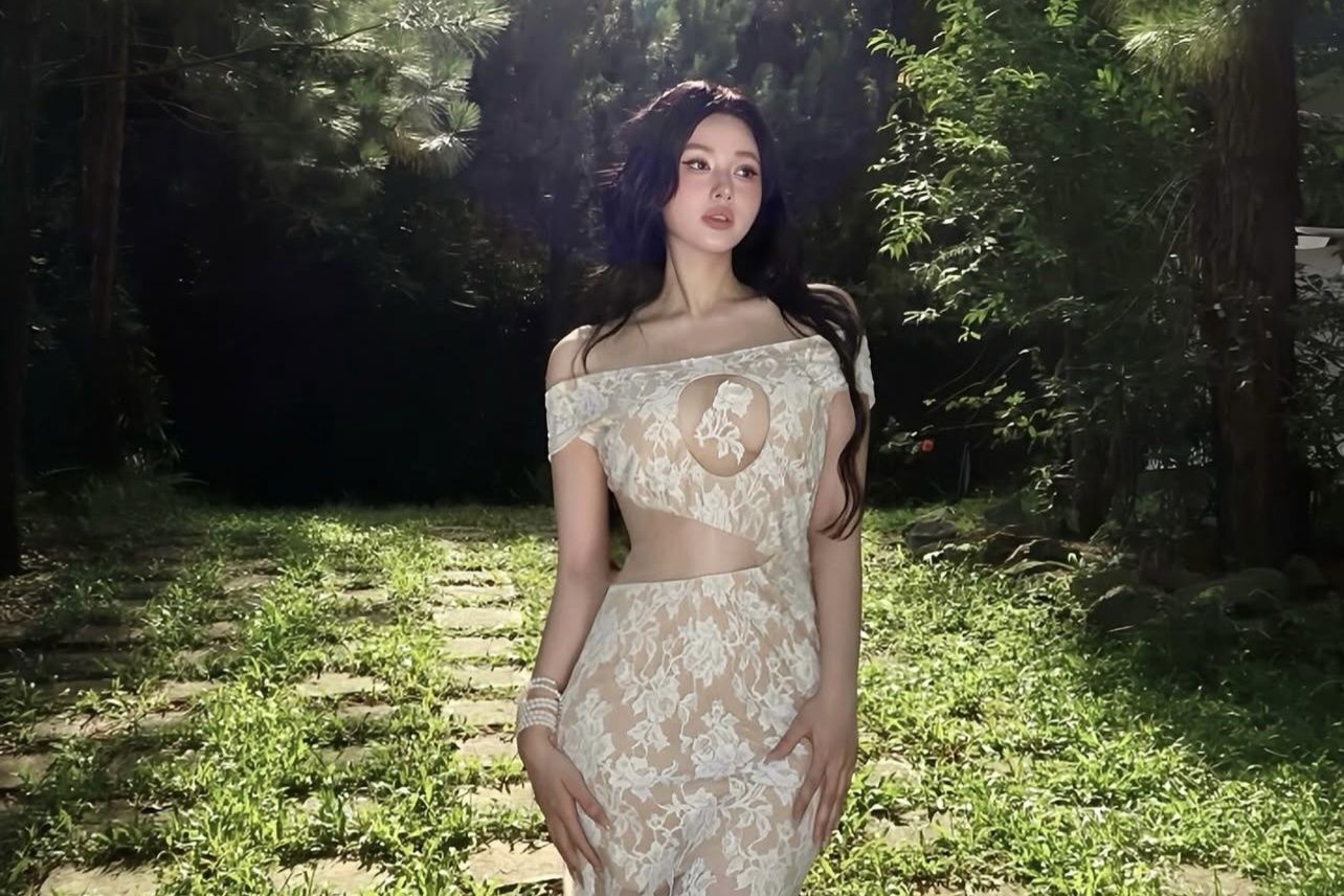 Tam Tit tao bao voi vay ren xuyen thau hinh anh