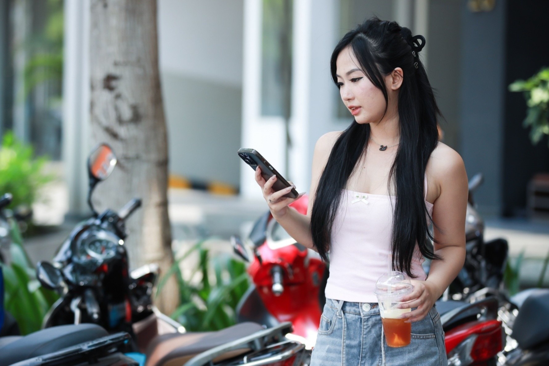 Nguoi tre 'quay xe' ke hoach mua SH, voi sam xe dien hinh anh