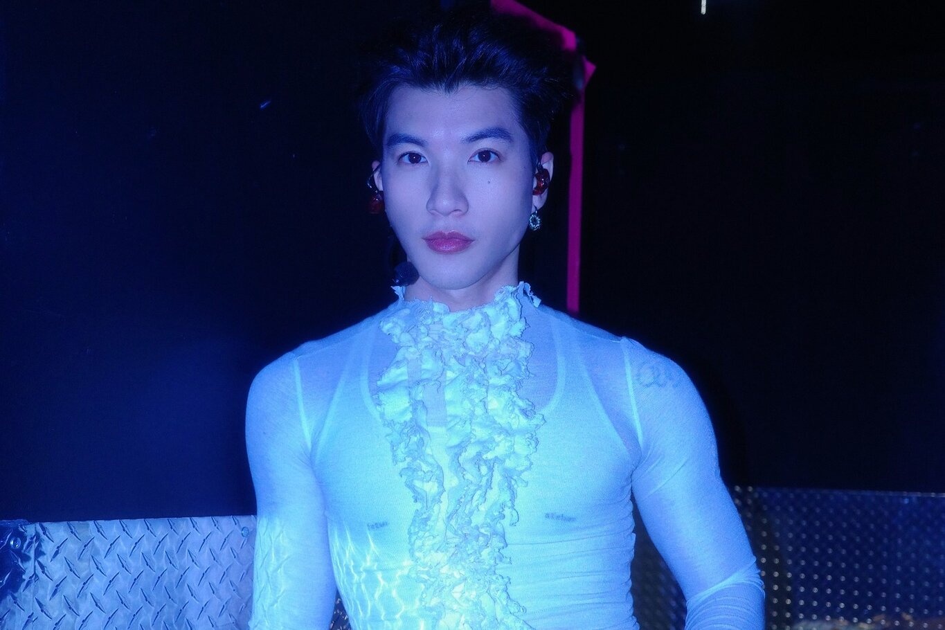 Ao xuyen thau 'lam hai' HIEUTHUHAI hinh anh