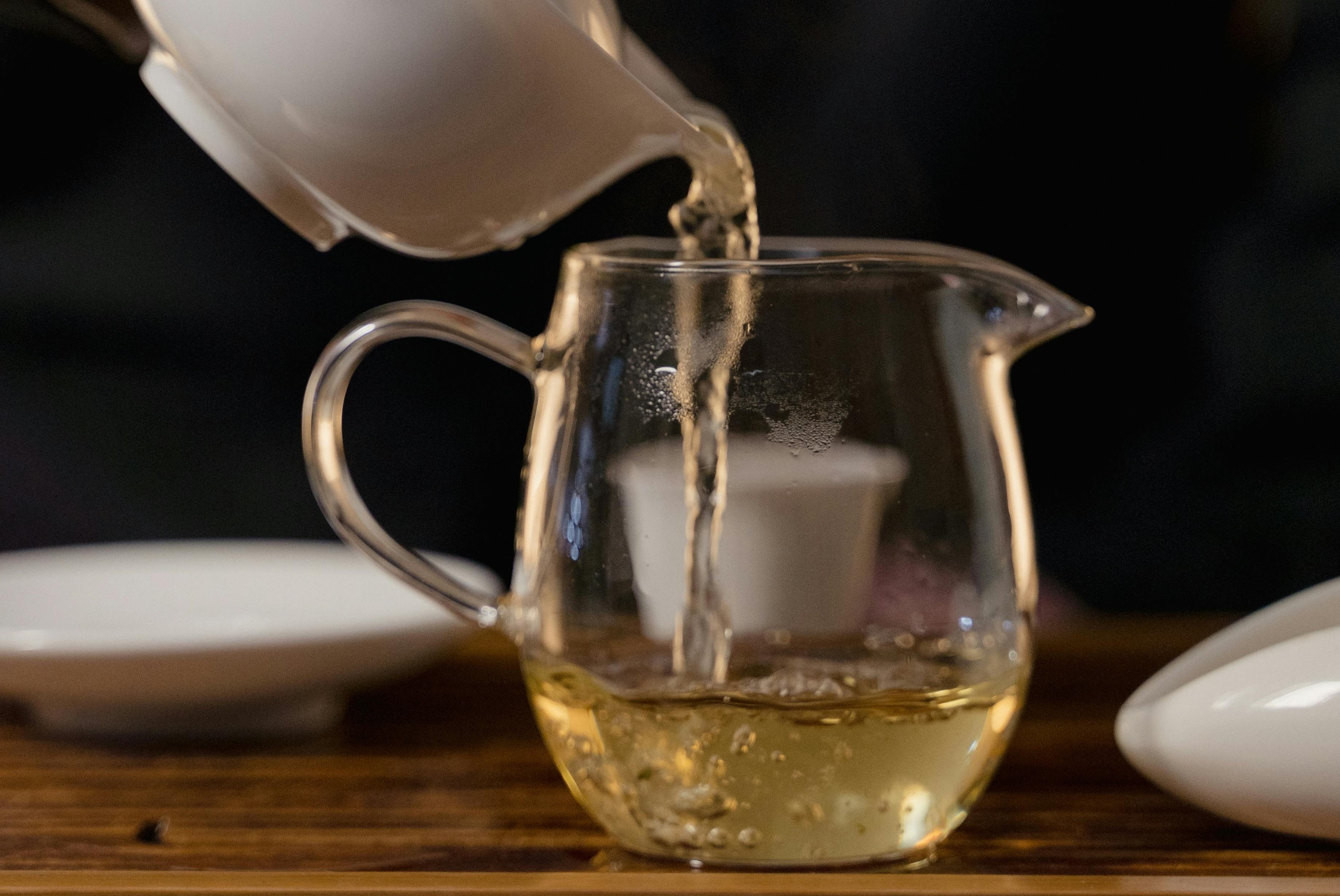 Dieu gi xay ra khi uong tra xanh dung cach hinh anh