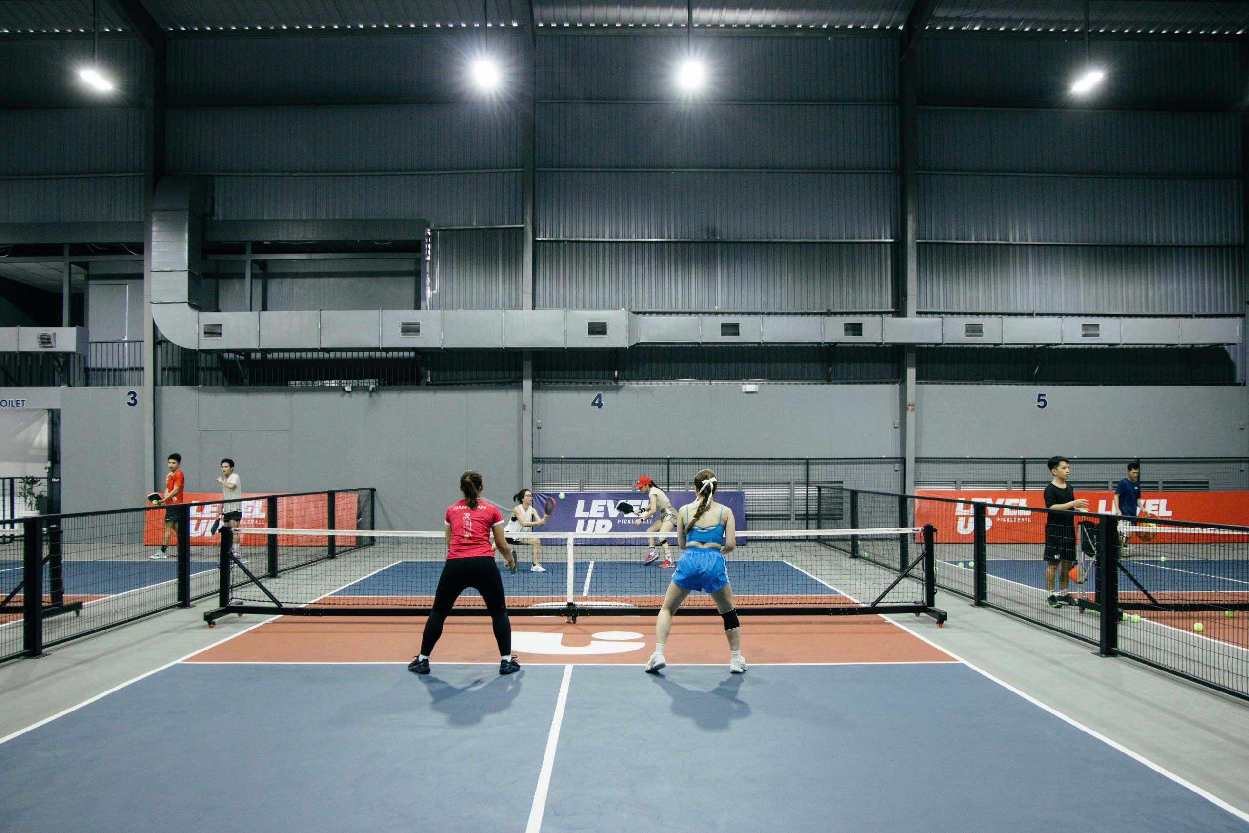 nang nong,  mien Bac nang nong,  pickleball nang nong,  san pickleball Ha Noi anh 2