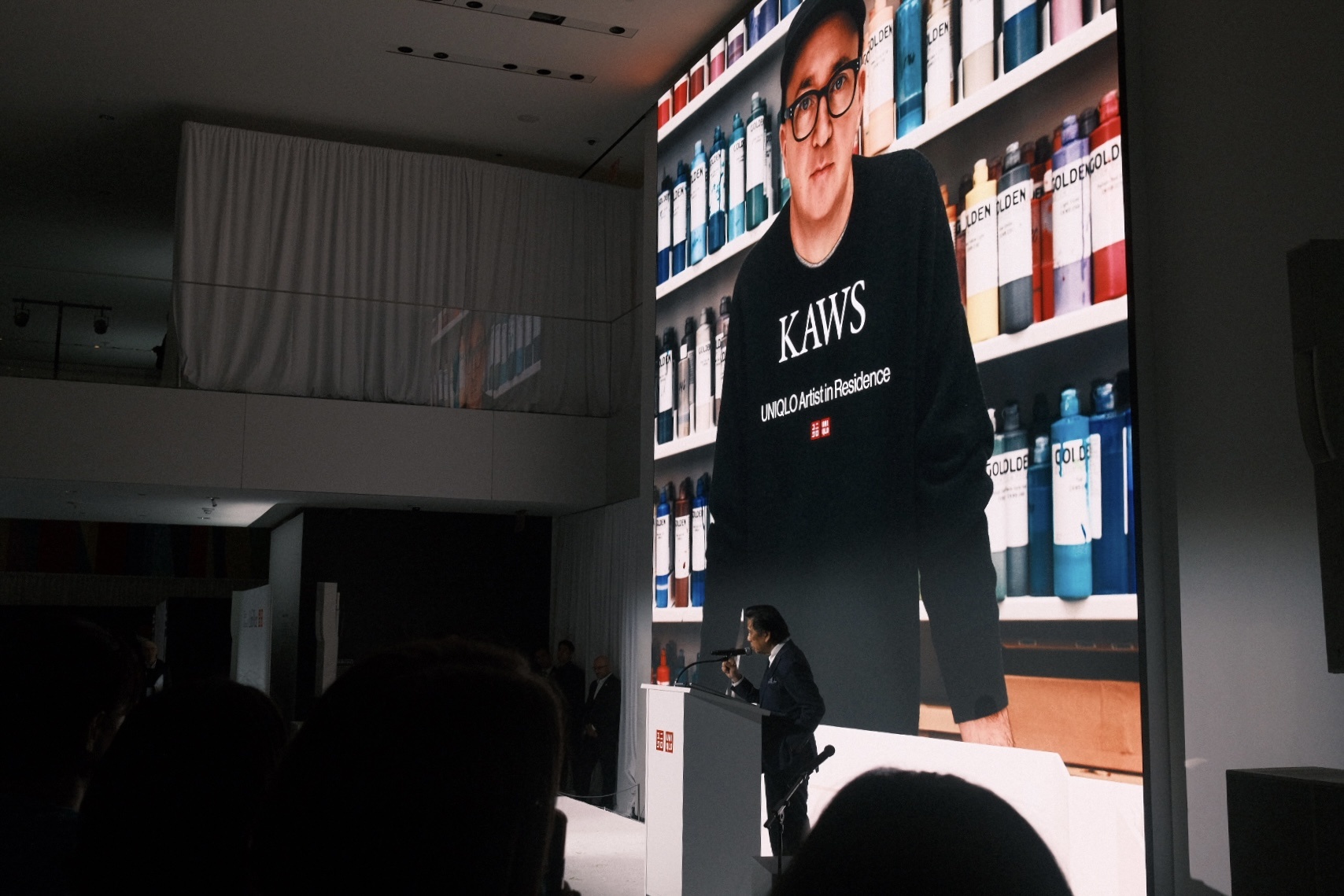 Uniqlo nghe thuat,  thoi trang ben vung,  ban sac Uniqlo,  hop tac MoMA,  KAWS Uniqlo,  New York thoi trang anh 7