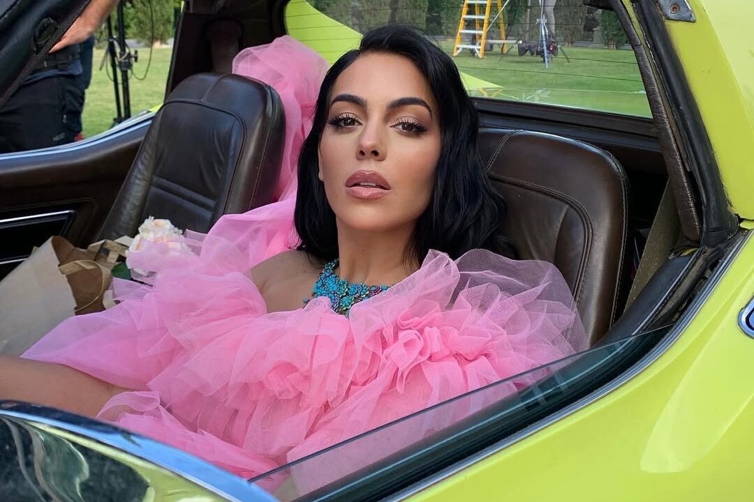 Khoi tai san 10 trieu USD cua ban gai Ronaldo truoc khi dinh hon hinh anh