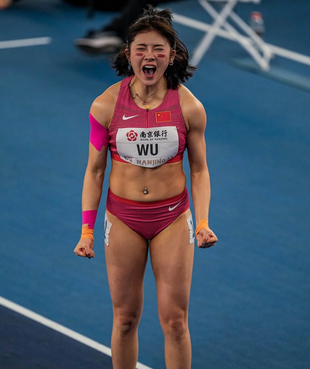 Wu Yanni,  nu than dien kinh,  Wu Yanni co bap anh 7