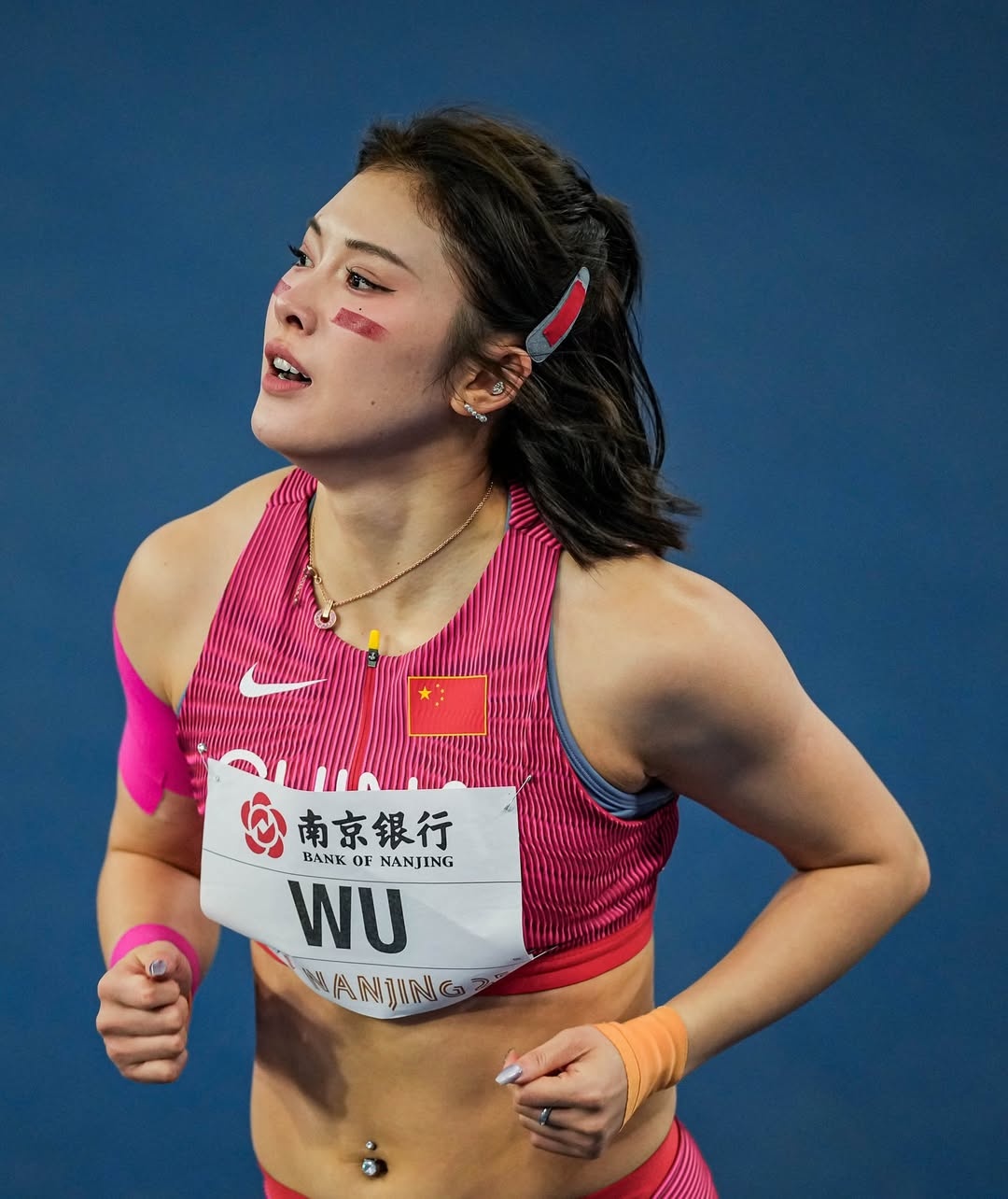 Wu Yanni,  nu than dien kinh,  Wu Yanni co bap anh 6