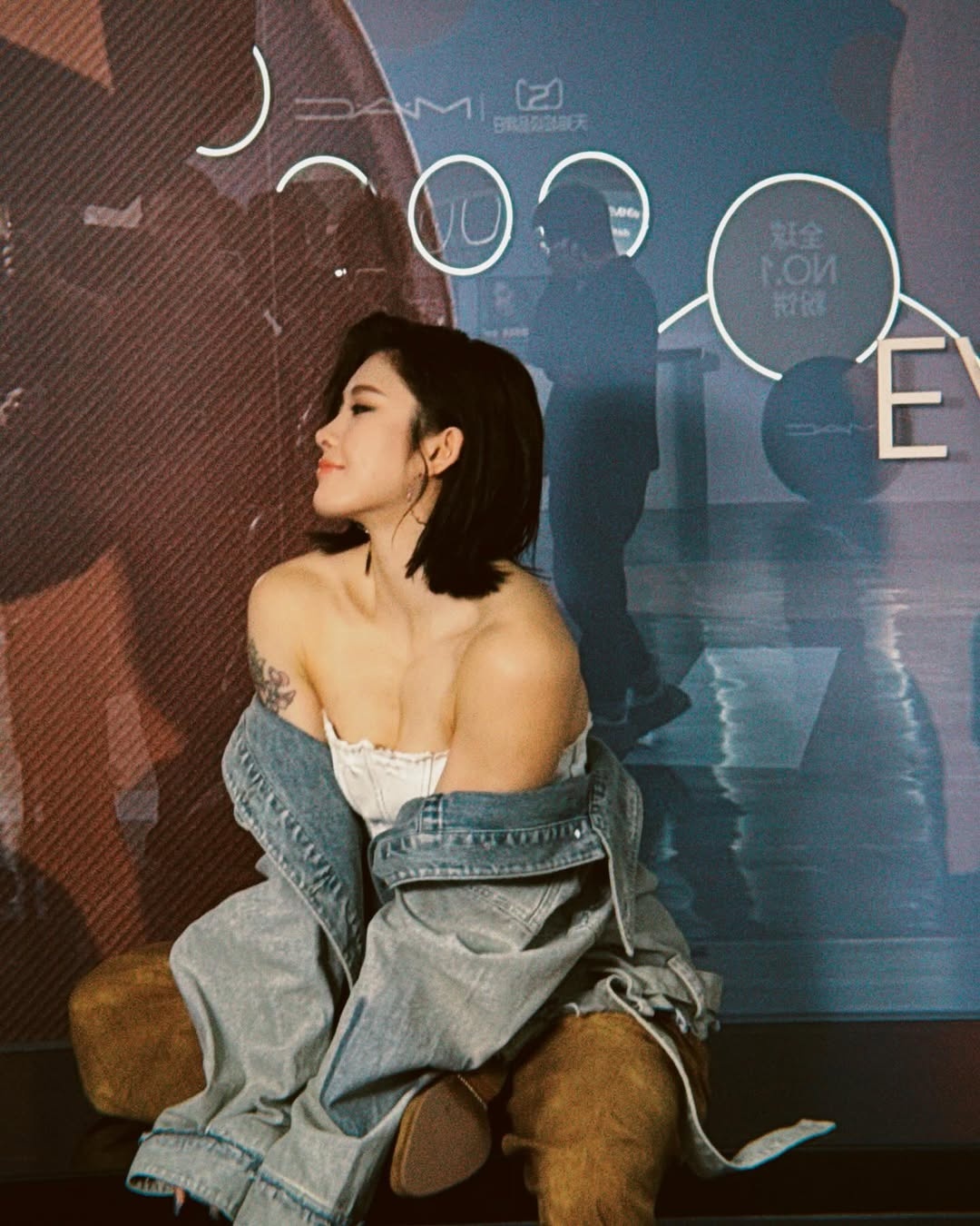 Wu Yanni,  nu than dien kinh,  Wu Yanni co bap anh 5