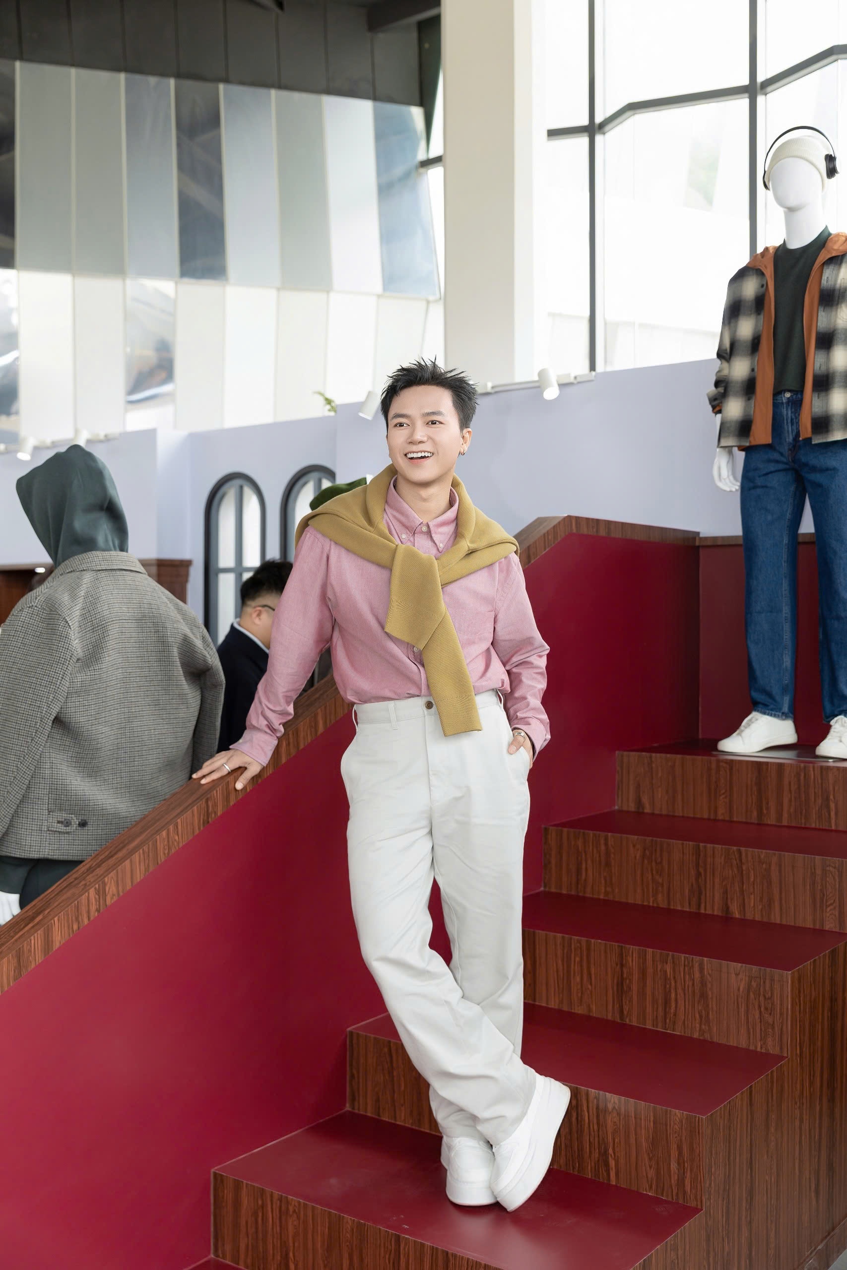 Ivy League,  New Preppy,  Revisiting Classic,  Uniqlo,  Uniqlo Thu/Dong 2025 anh 2
