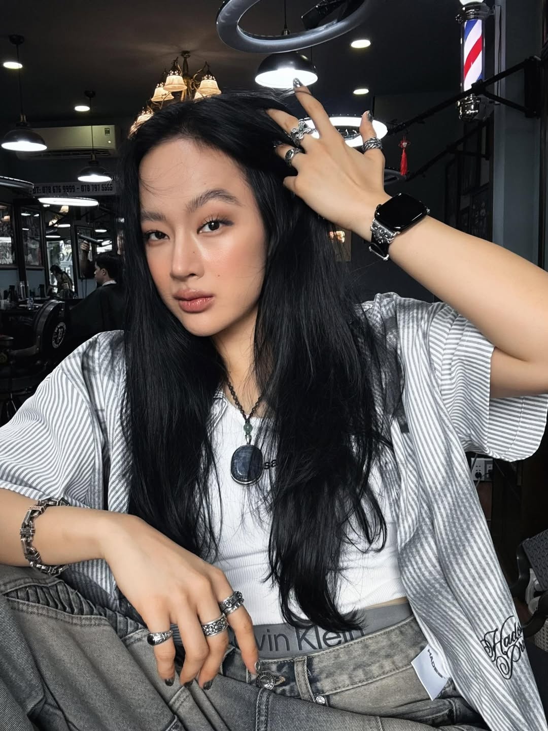 Angela Phuong Trinh,  To La Loc,  queer bait,  LGBT anh 2