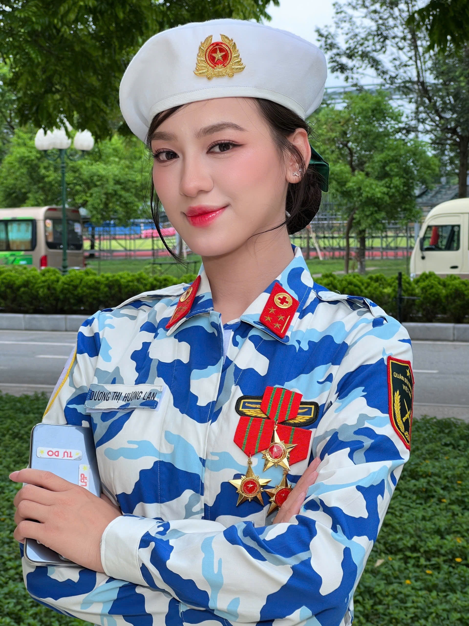 Quoc khanh,  A80,  A50,  A70,  2/9,  chien si,  nu chien si,  chien si makeup anh 2