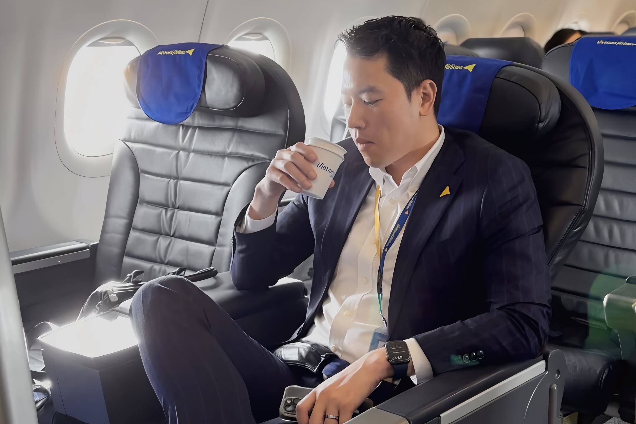 'Co truong tre nhat Viet Nam' bi chi trich khi nham chuc giam doc hinh anh