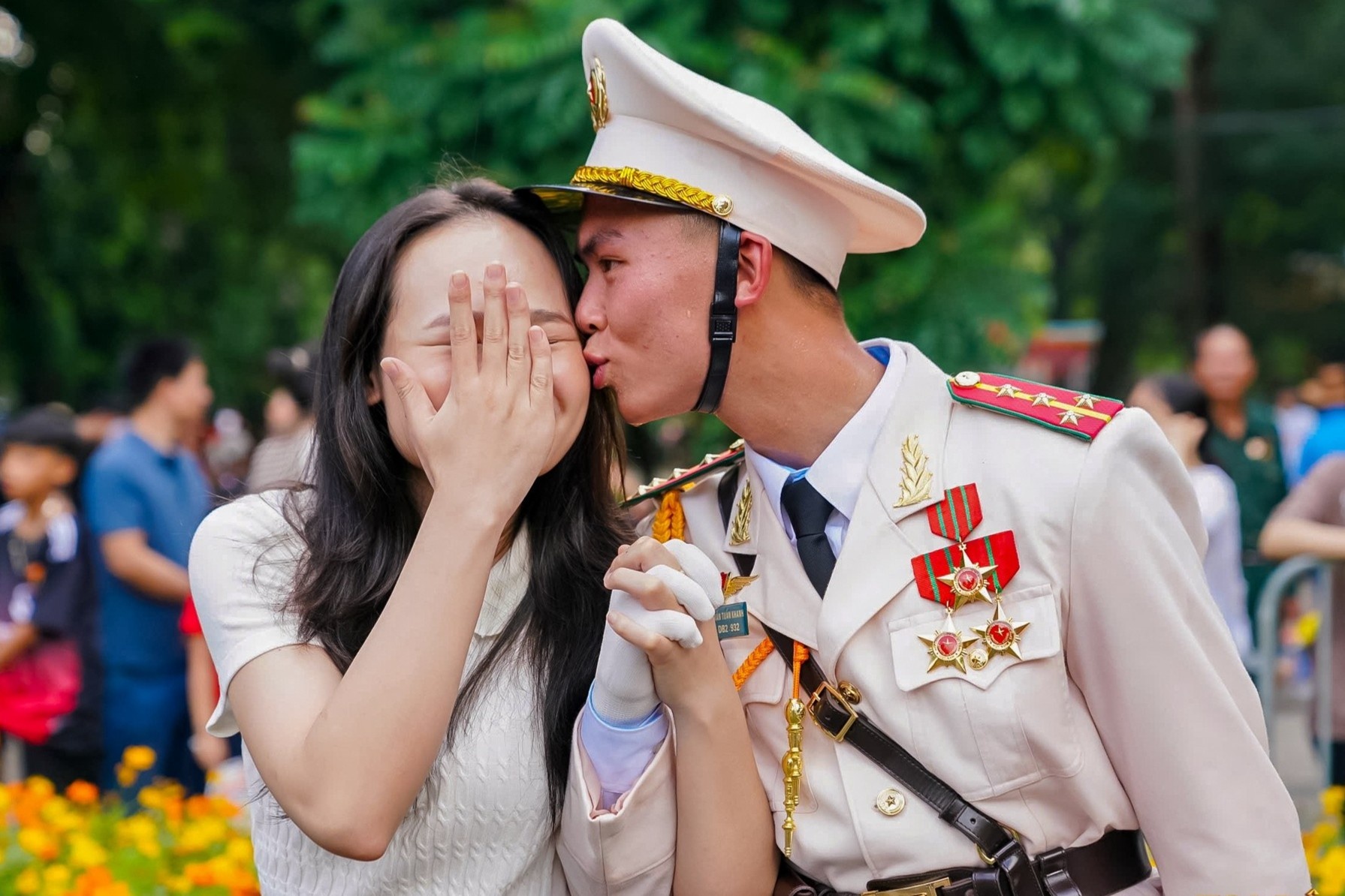 3 nu hon kho quen o A80 hinh anh