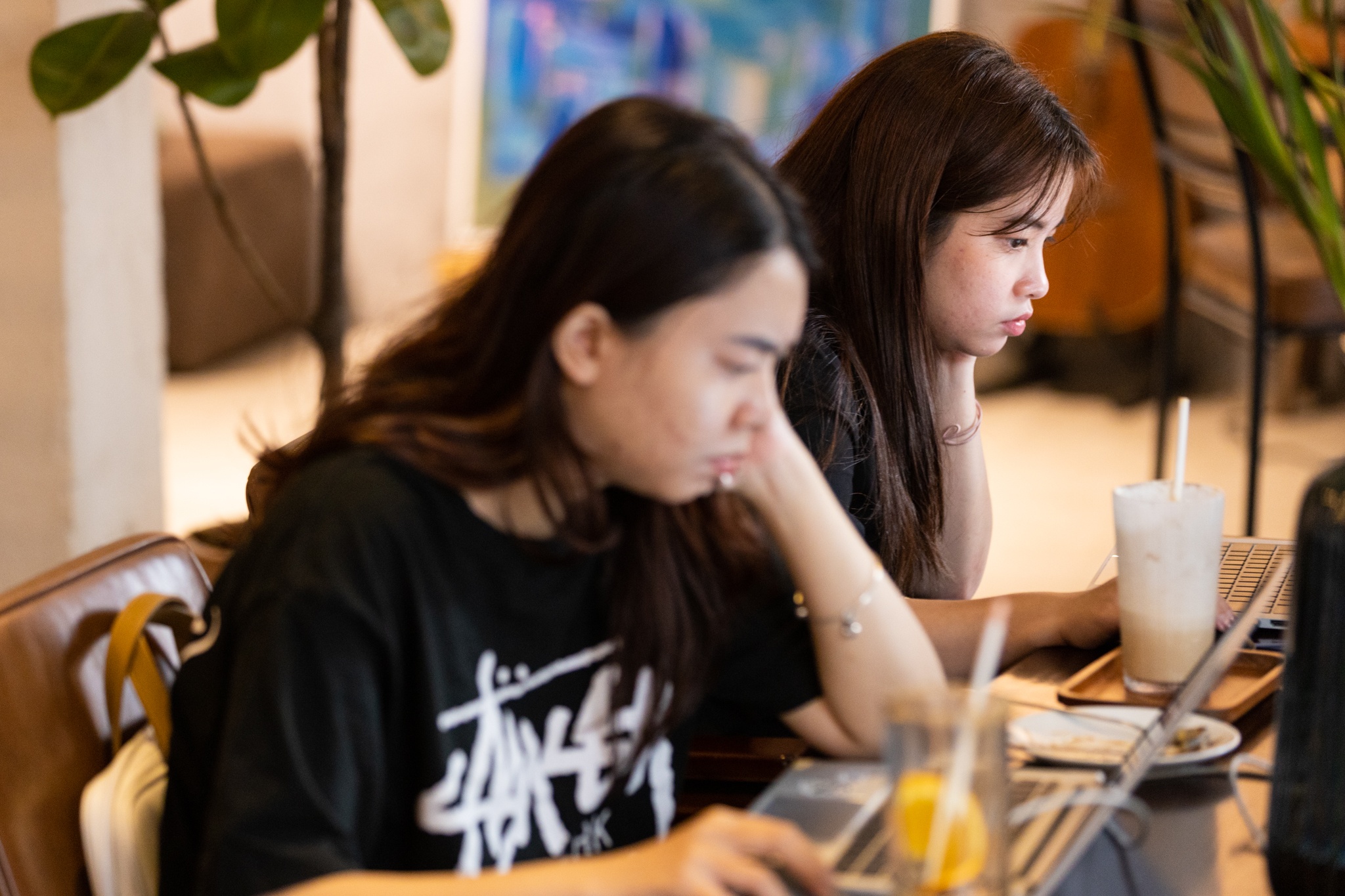 Cu 10 thanh nien Viet co 1 nguoi khong hoc, khong lam, khong dao tao hinh anh