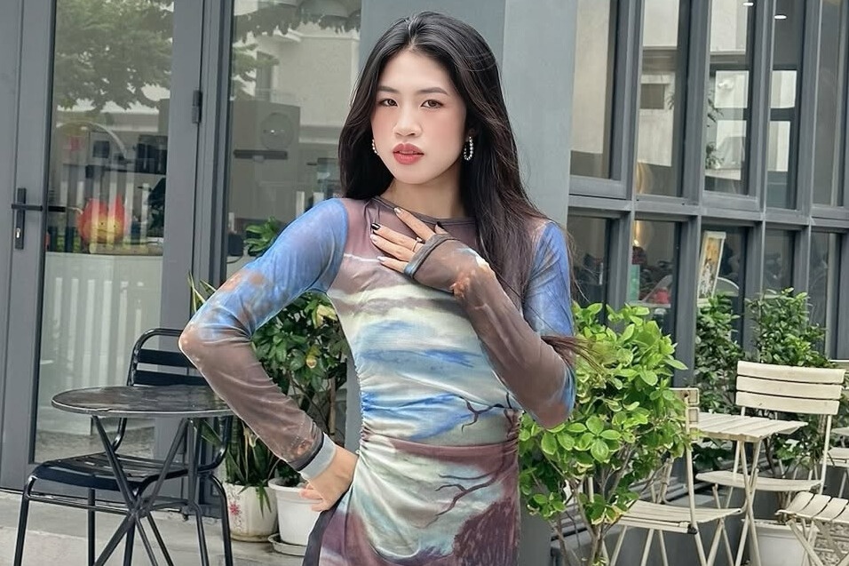 Hot girl bong da Thanh Nha mac loi khi mac xuyen thau hinh anh