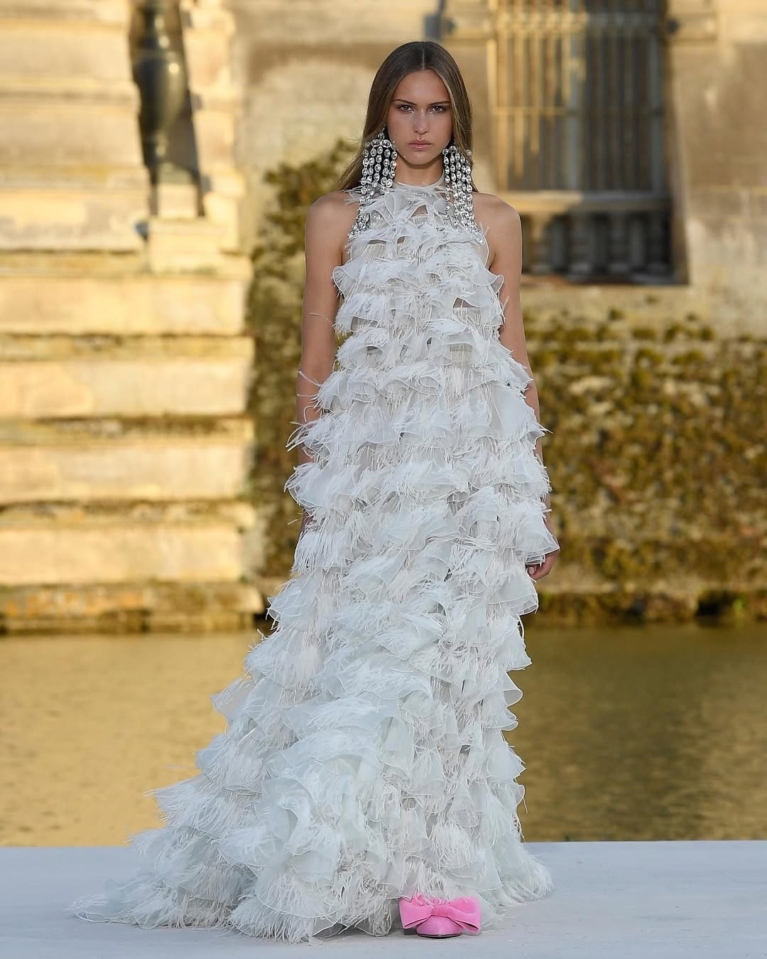 Angelina Kendall,  con lai,  Hermes,  Isabel Marant,  Rabanne,  Stella McCartney,  D&G anh 7