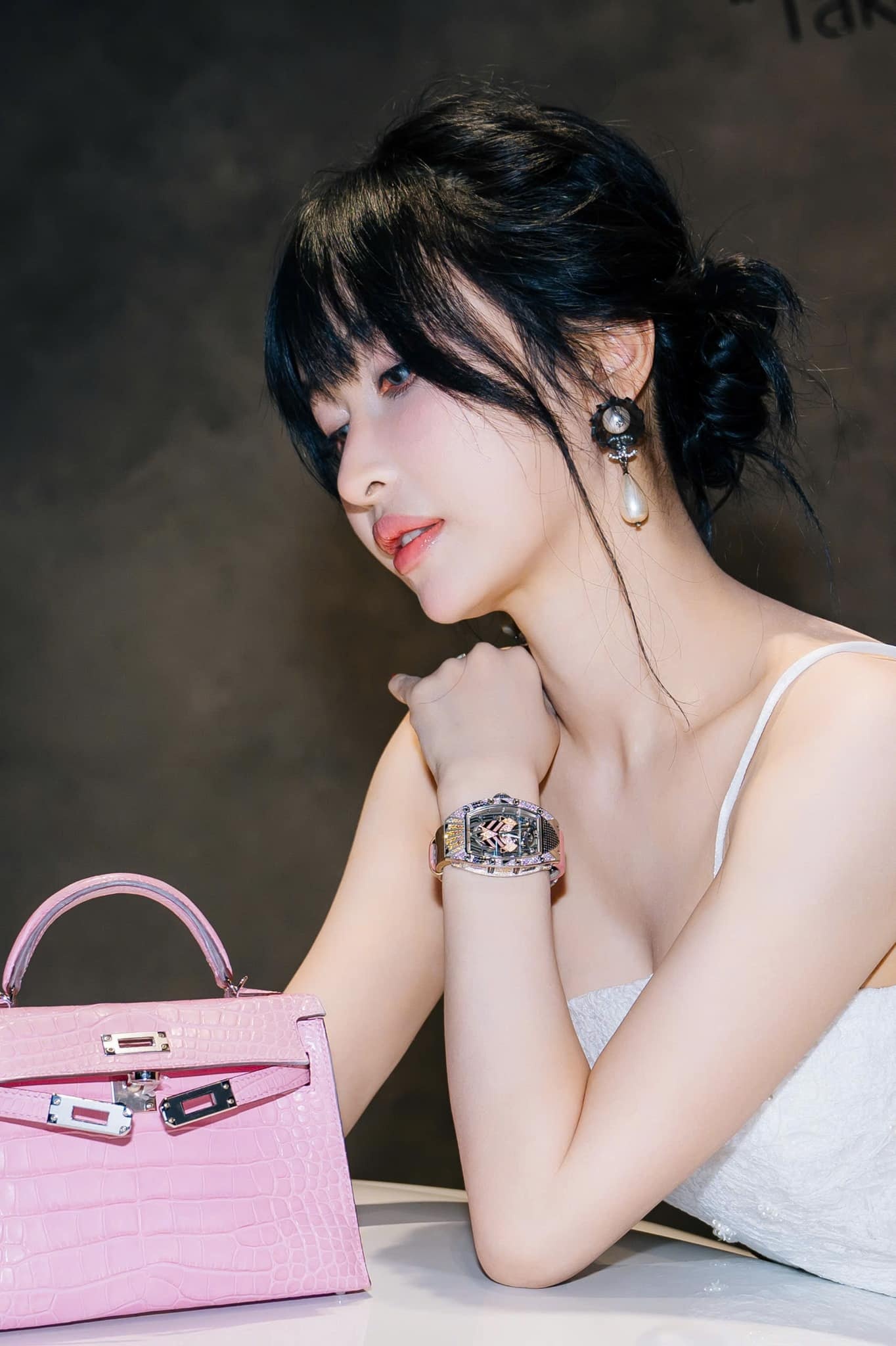 Bộ sưu tập đồng hồ 'hơn căn biệt thự' của vợ đại gia Minh Nhựa