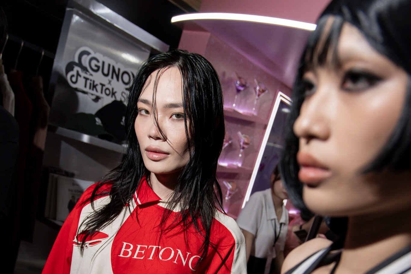 Tinh than cao cap chi co o Thoi Trend Runway hinh anh