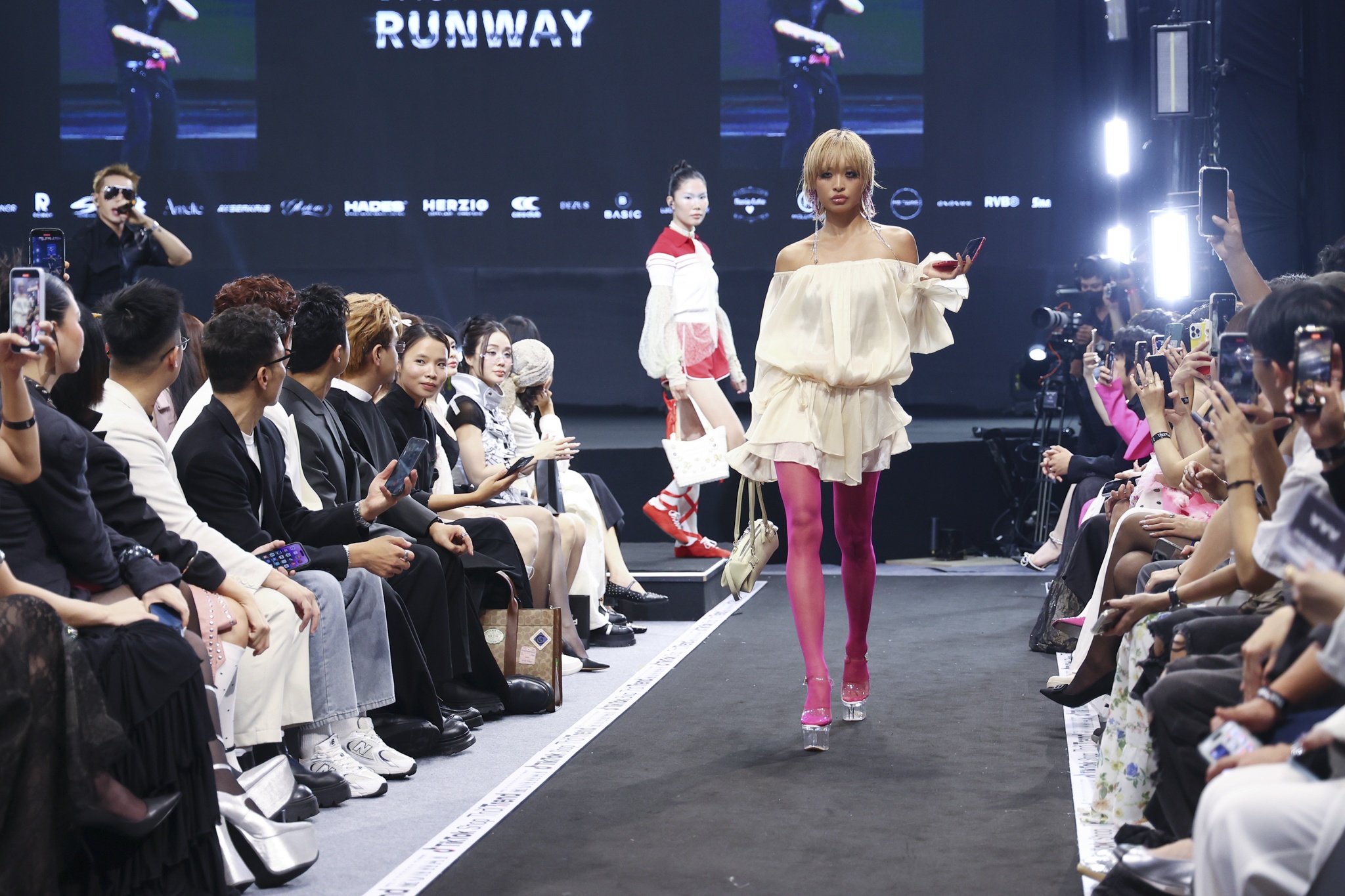 TikTok,  TikTok Shop,  Thoi Trend Runway,  Puma anh 14