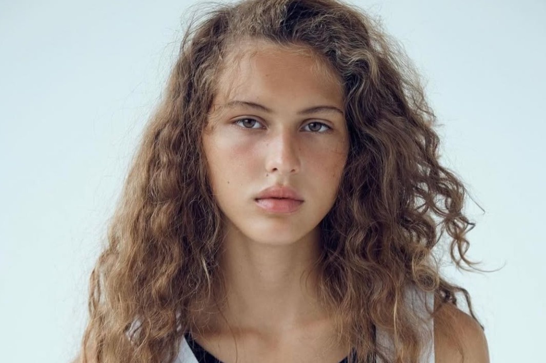 Nguoi mau lai hai dong mau gay chu y o tuoi 20 hinh anh