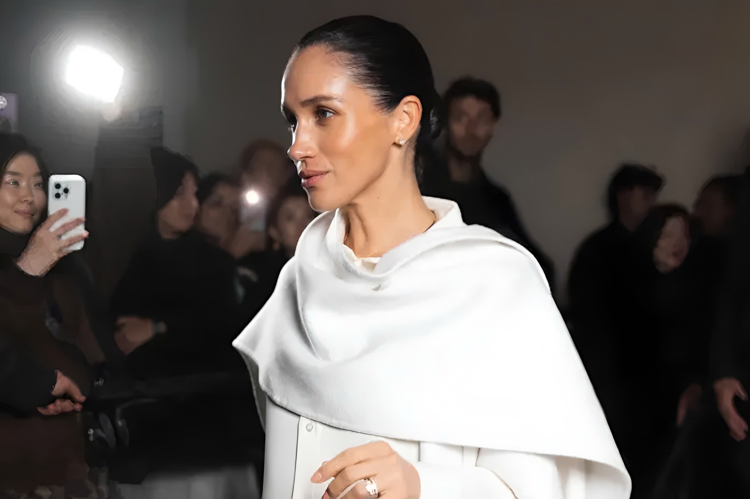 Vo Hoang tu Harry tu y den show thoi trang khong duoc moi hinh anh