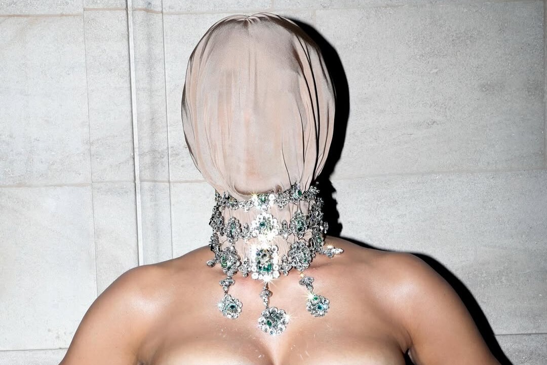Kim Kardashian lai lam lo hinh anh