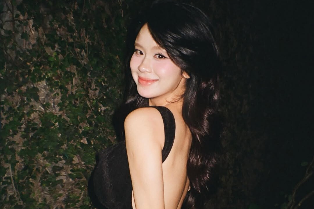 Han Hang khoe lung tran quyen ru hinh anh