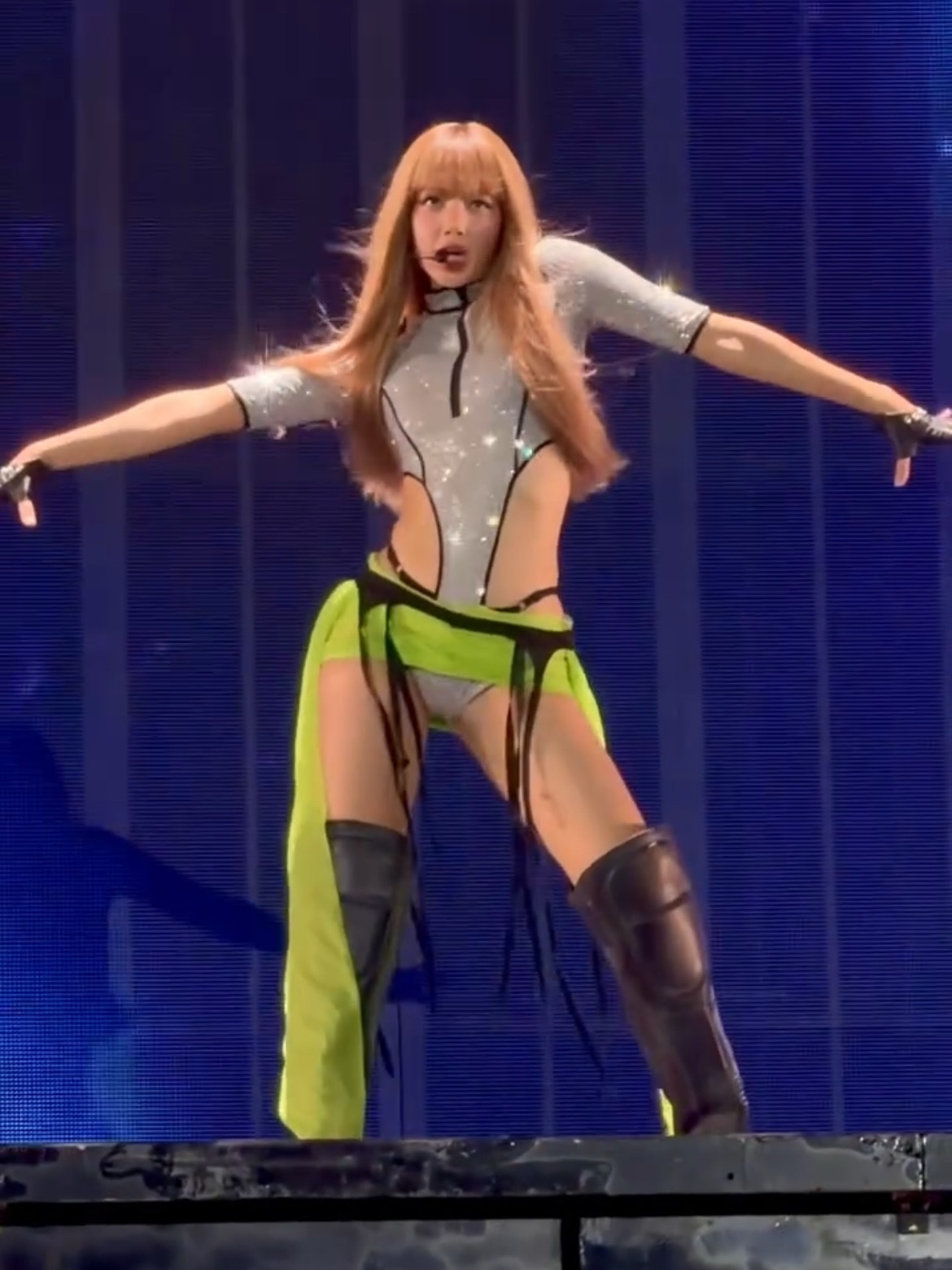 Jennie,  Lisa,  Jennie sexy,  Lisa sexy,  Met Gala anh 1