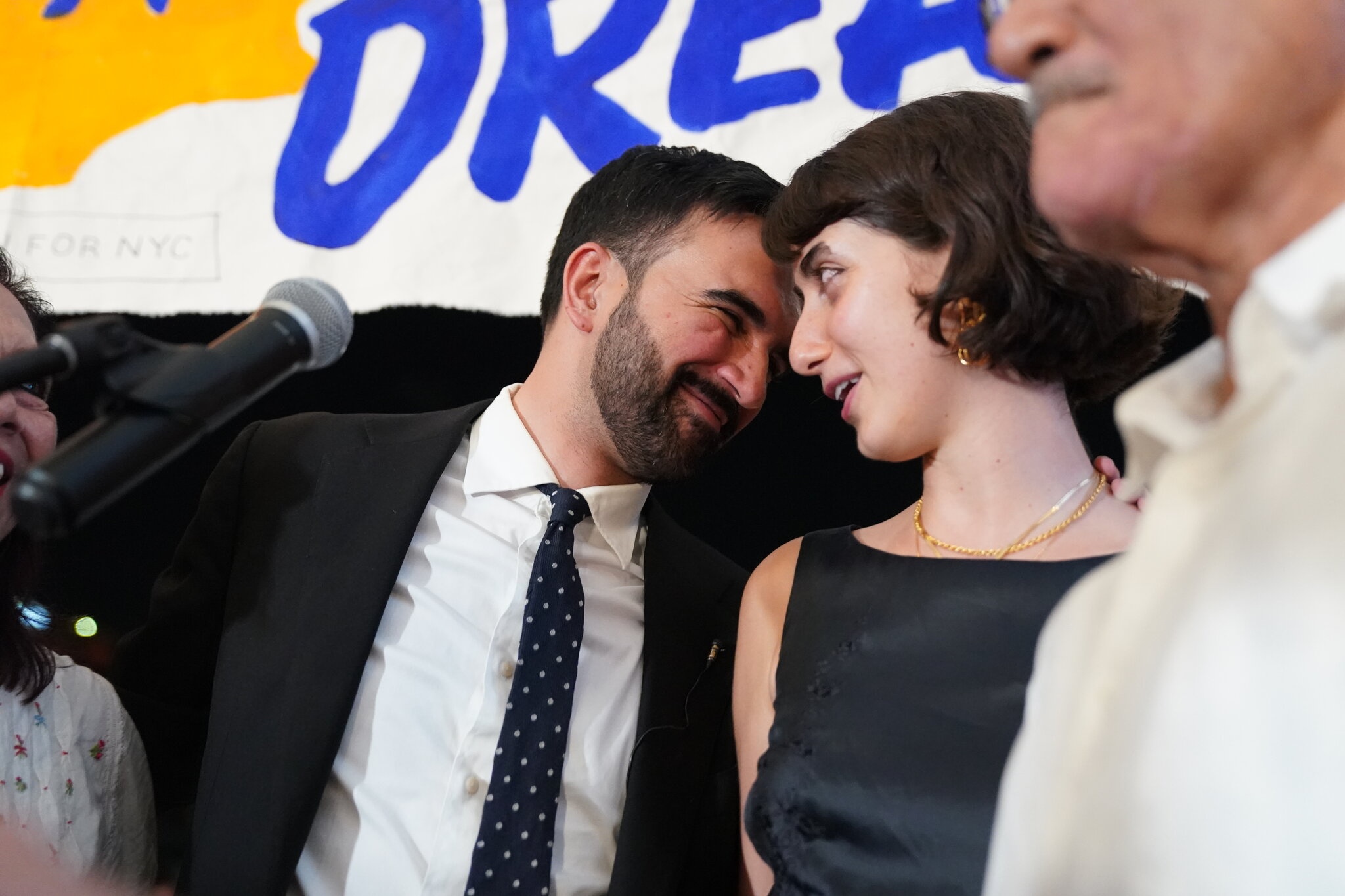 tinh yeu,  ung dung hen ho,  Hinge,  Zohran Mamdani,  nghi si Zohran Mamdani,  Zohran Mamdani vo,  Zohran Mamdani bau cu,  chuyen tinh nghi si anh 1