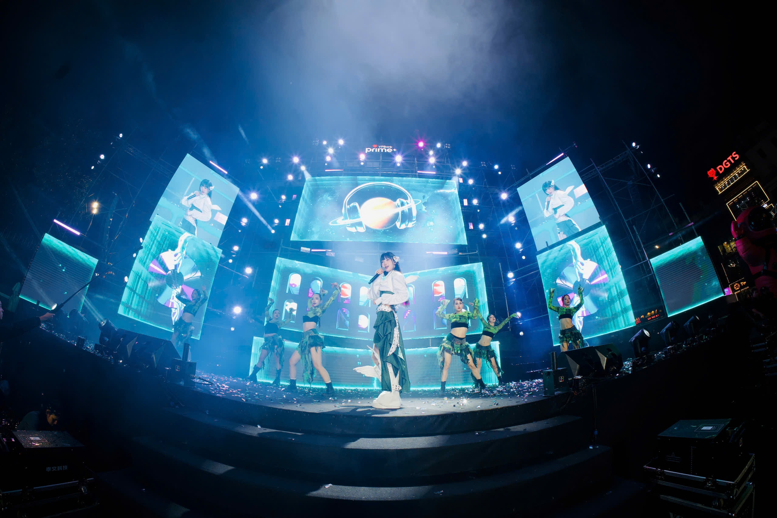 concert Ha Noi,  VPBank Prime Night,  Vu Thao My,  Juky San,  Ha Nhi,  RHYDER anh 1