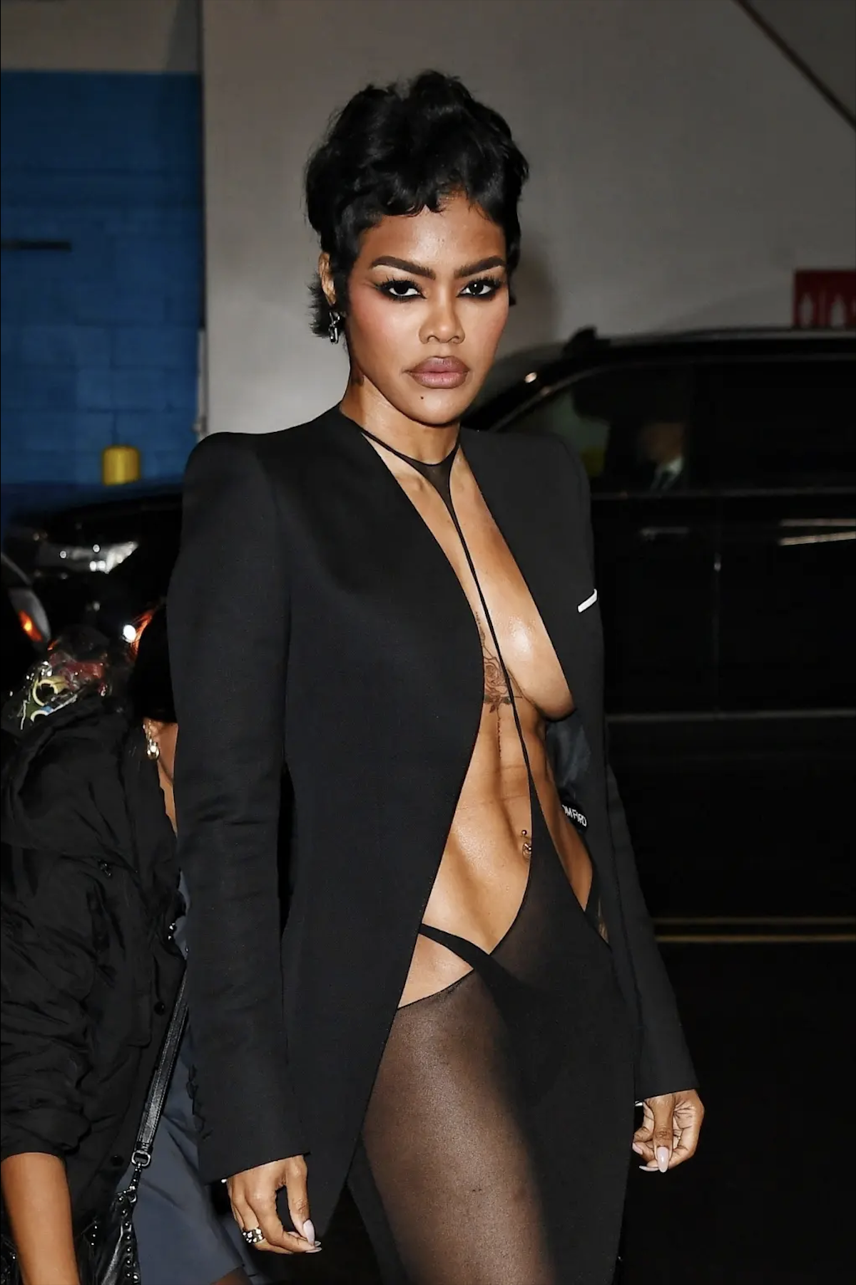 nude,  vay khoa than,  Bianca Censori,  Heidi Klum,  Teyana Taylor,  Dakota Johnson anh 2