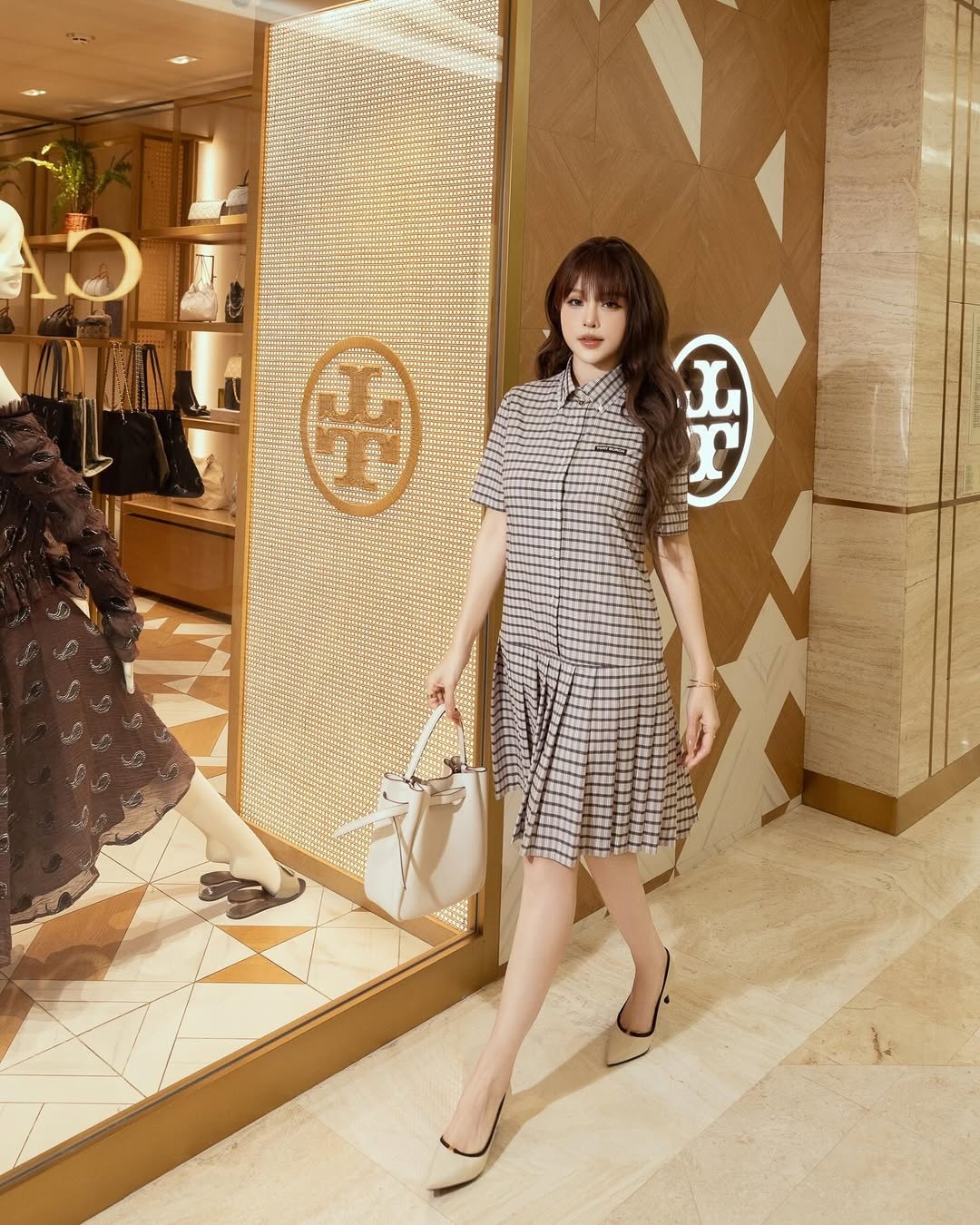 Newsfeed Rate,  Lam Minh,  Linh Chi,  Louis Pham,  hot girl TDDC,  hot girl the thao,  Huyen Baby,  Ngoc Trinh,  nu hoang noi y anh 6